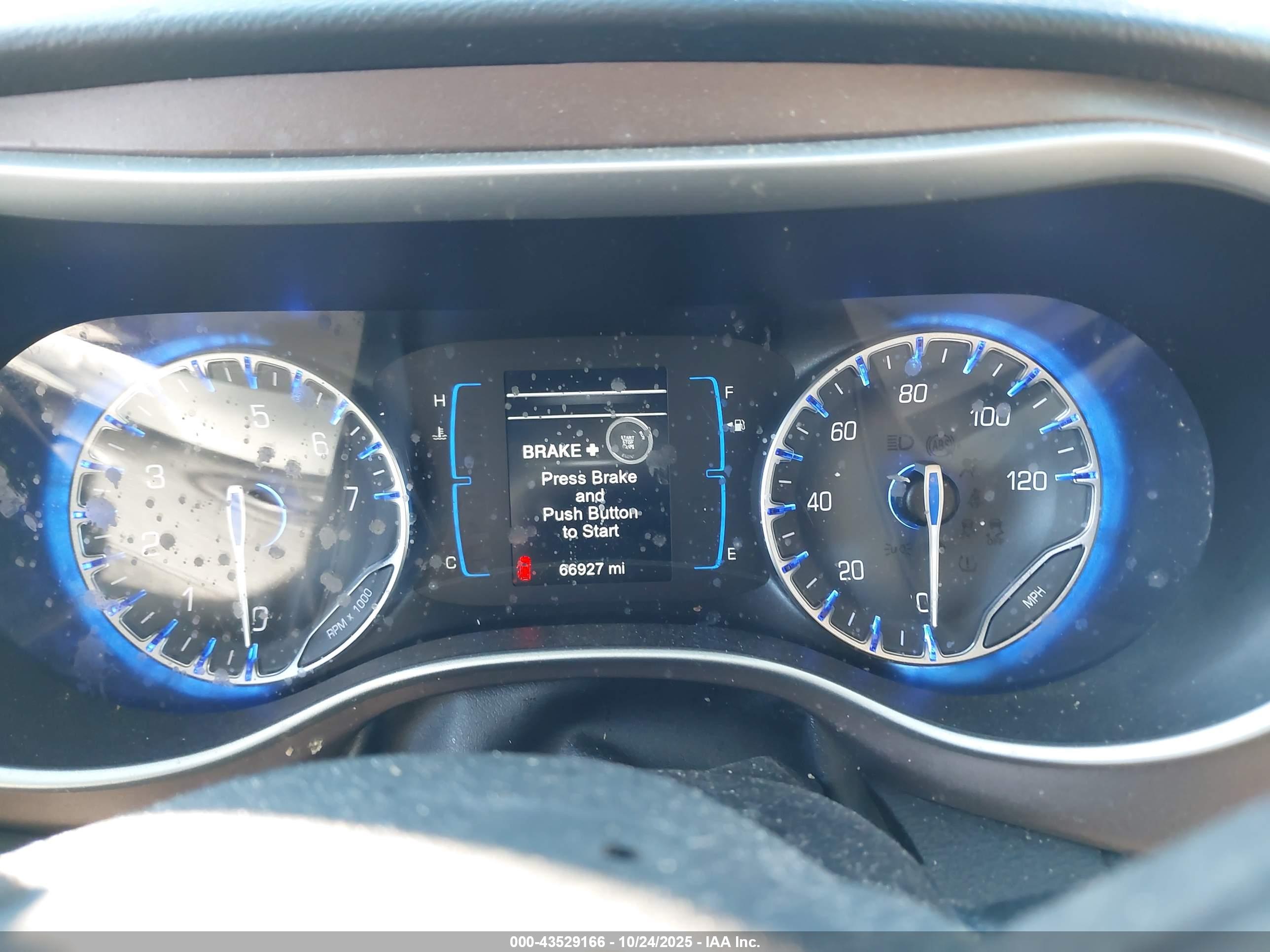 CHRYSLER PACIFICA image 7