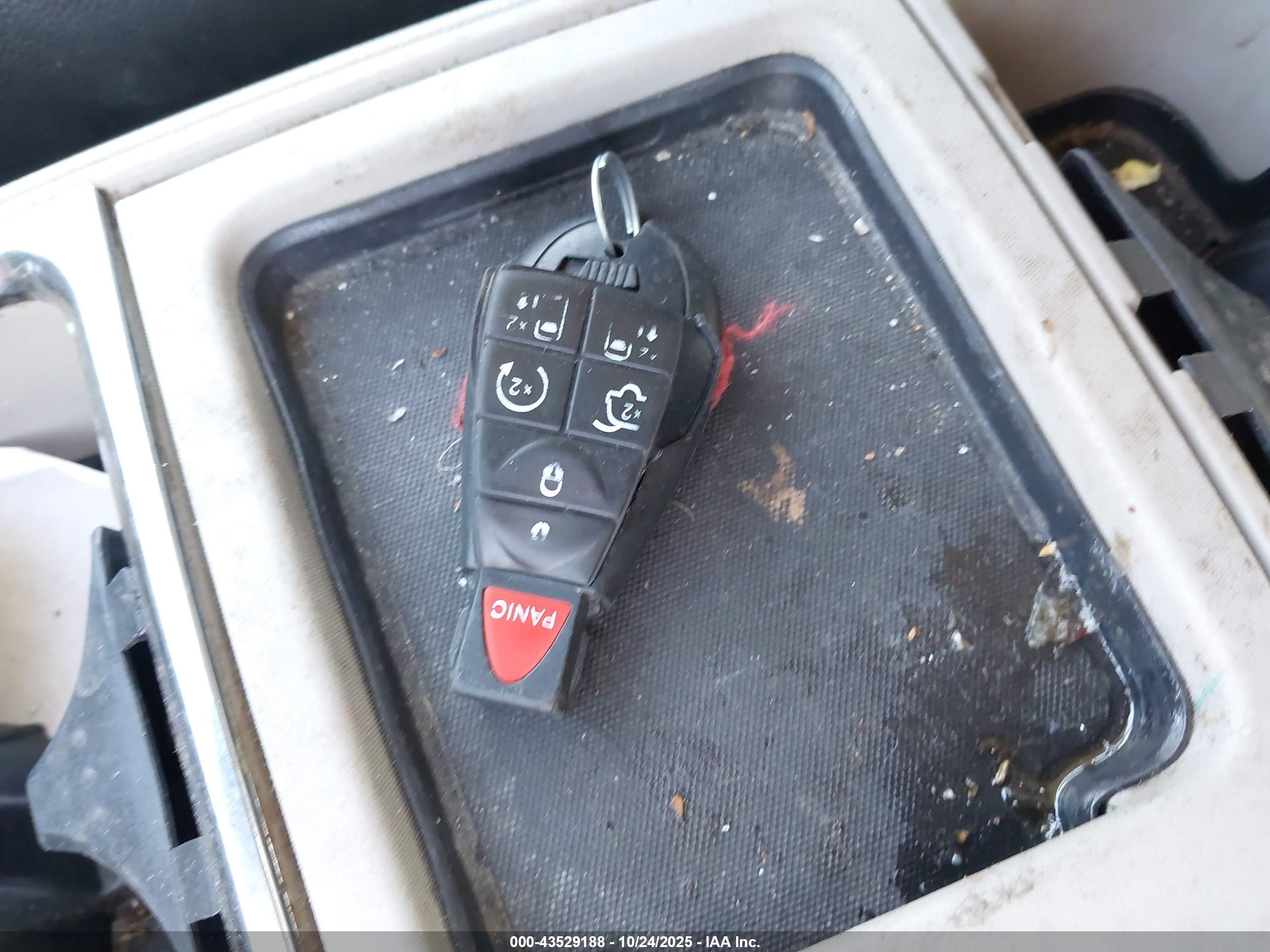 CHRYSLER TOWN image 11