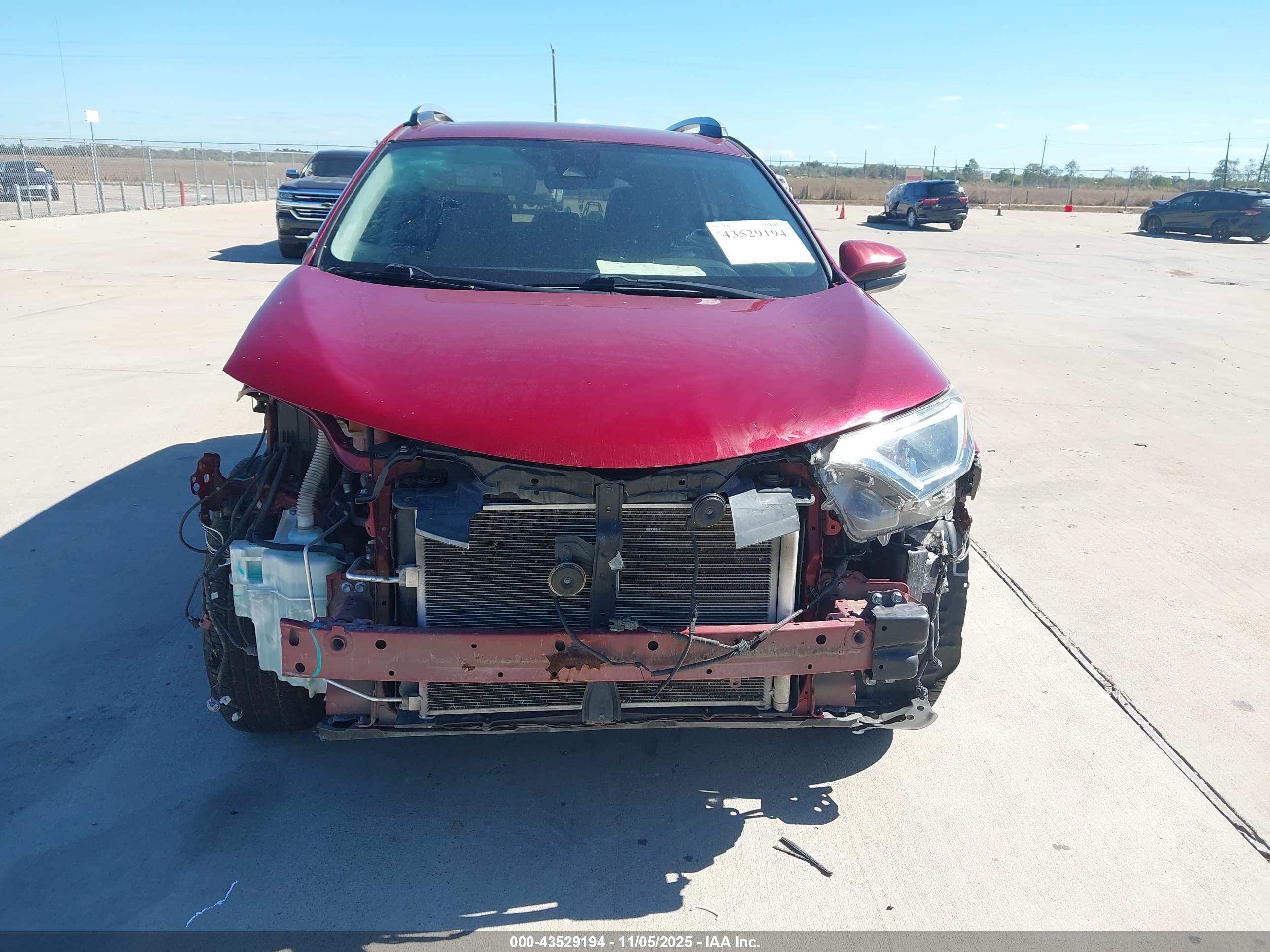 TOYOTA RAV4 image 6