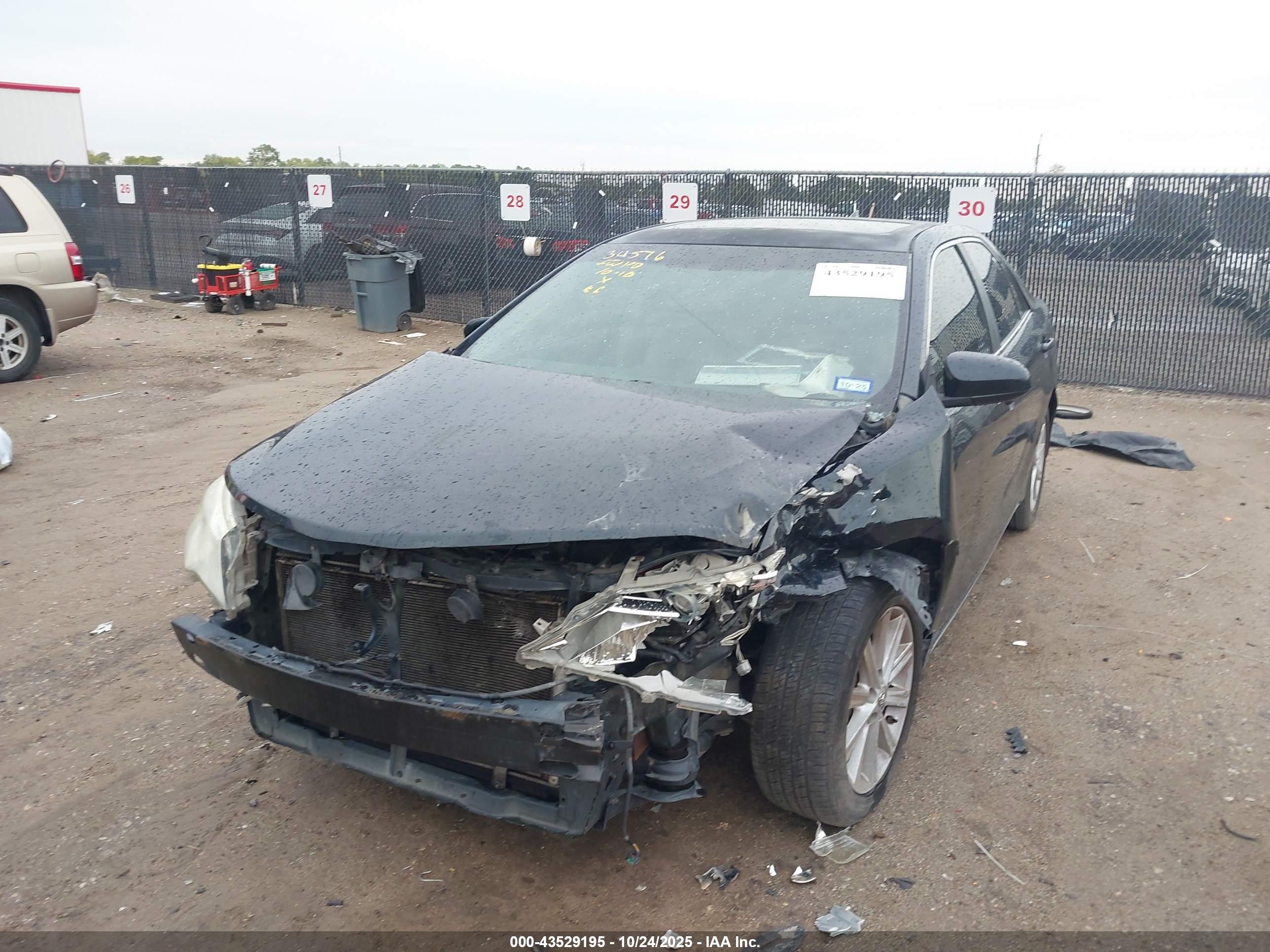 TOYOTA CAMRY image 2