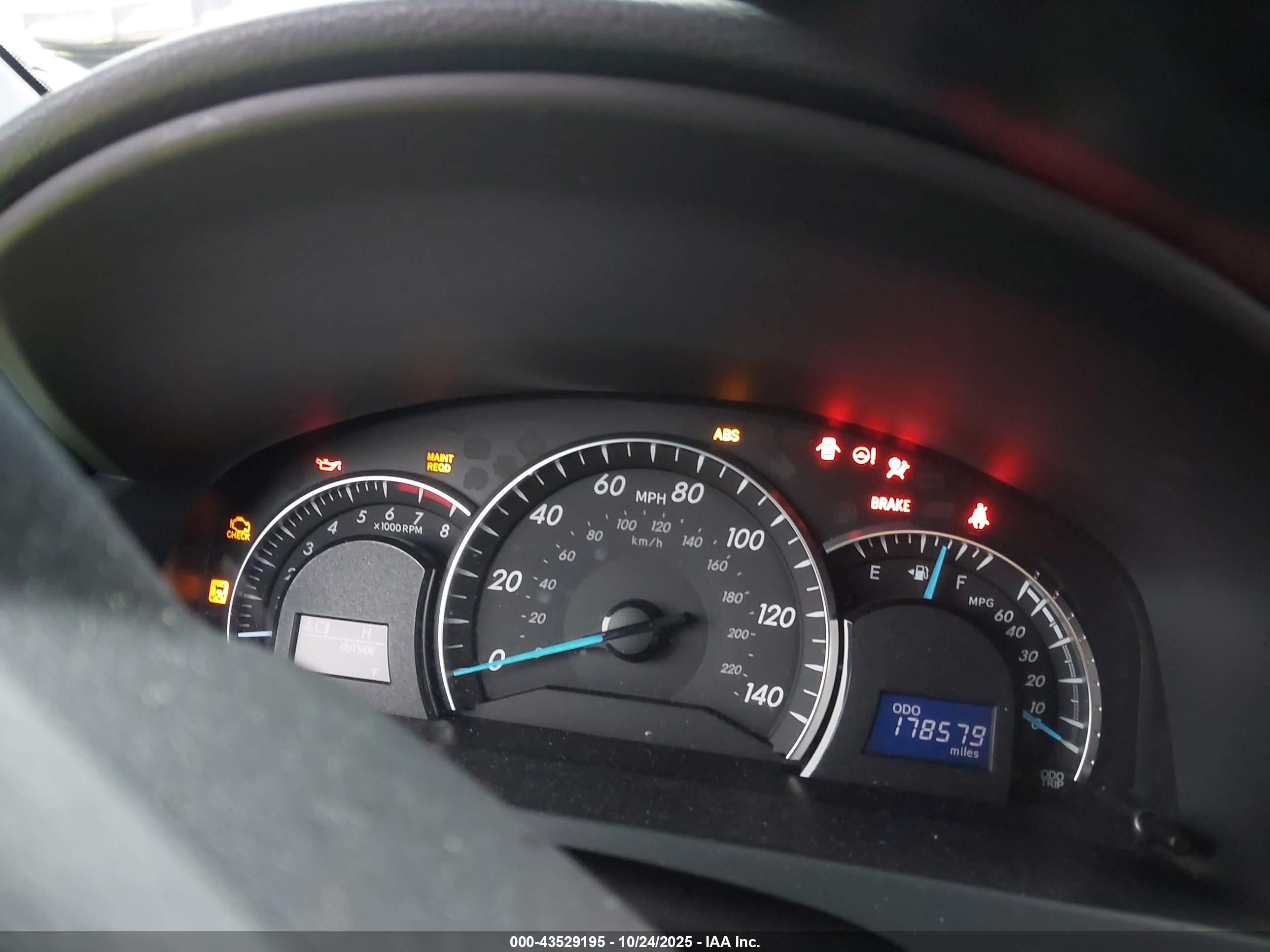 TOYOTA CAMRY image 7