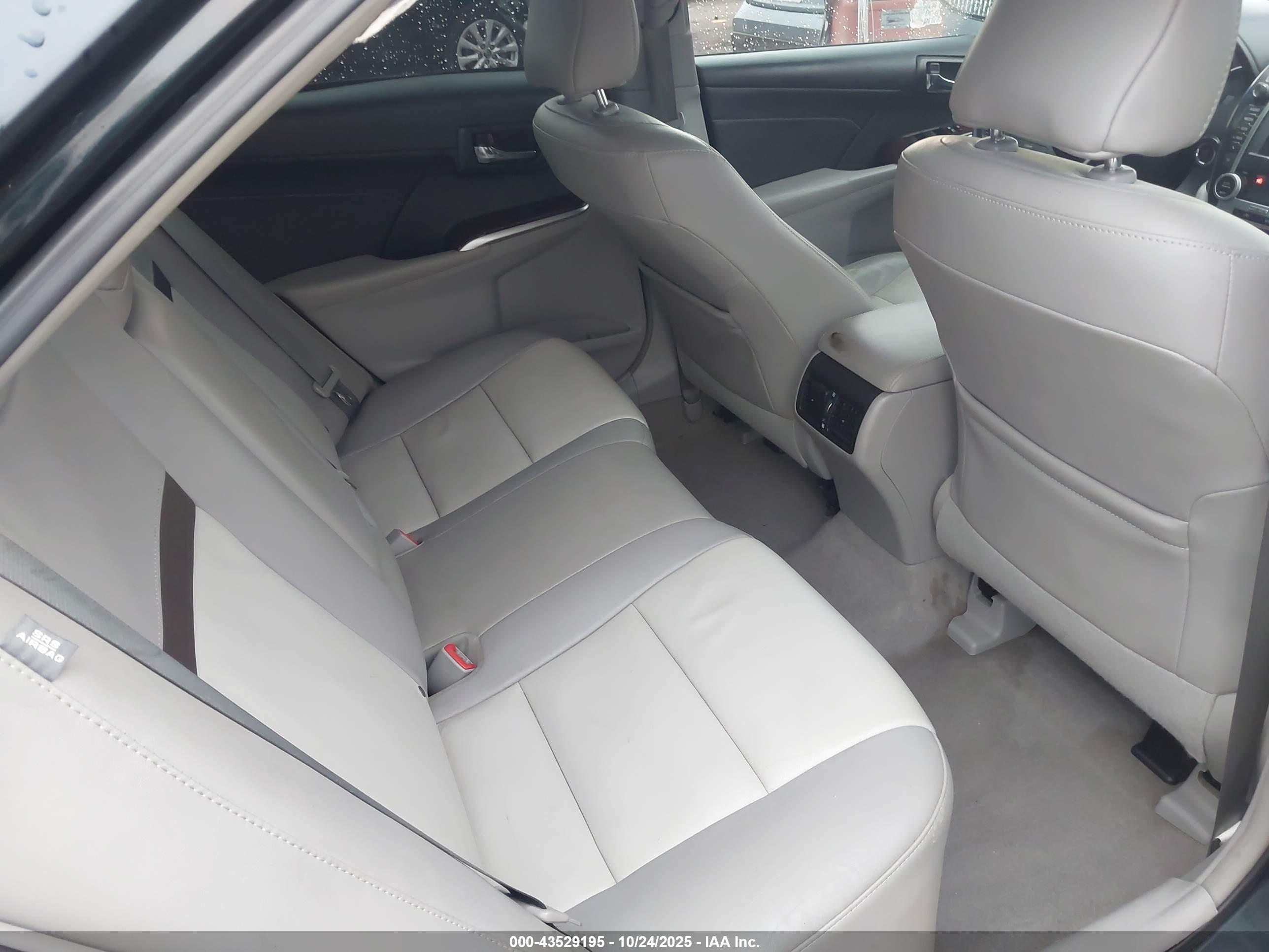 TOYOTA CAMRY image 8