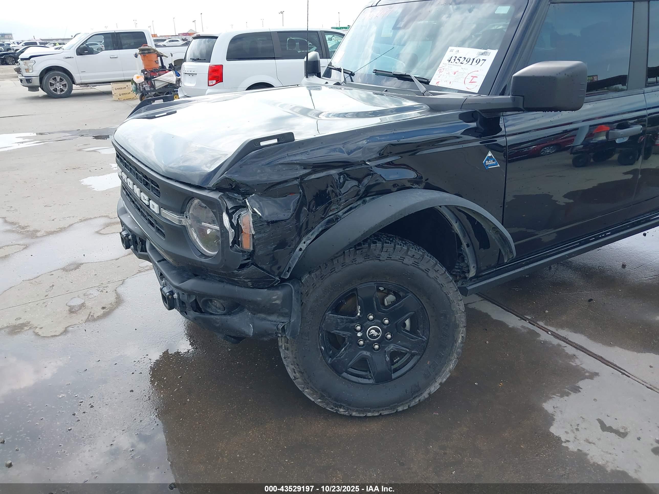 FORD BRONCO image 6