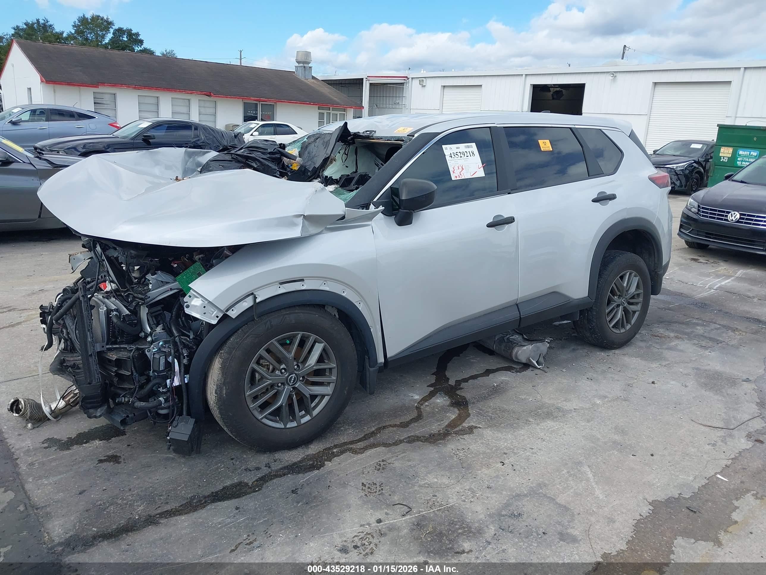 NISSAN ROGUE image 2