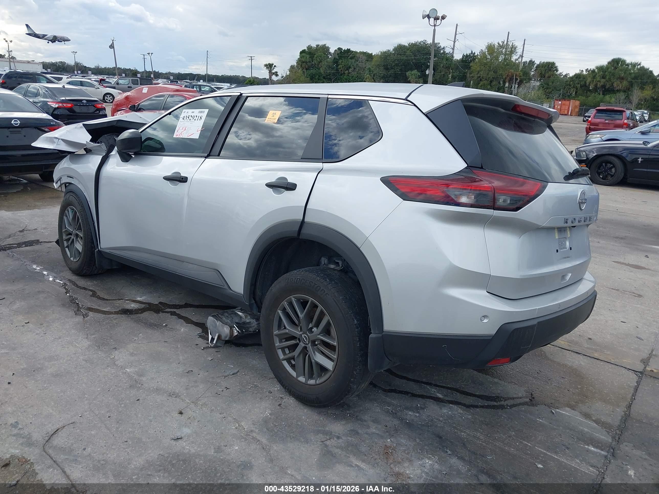 NISSAN ROGUE image 3