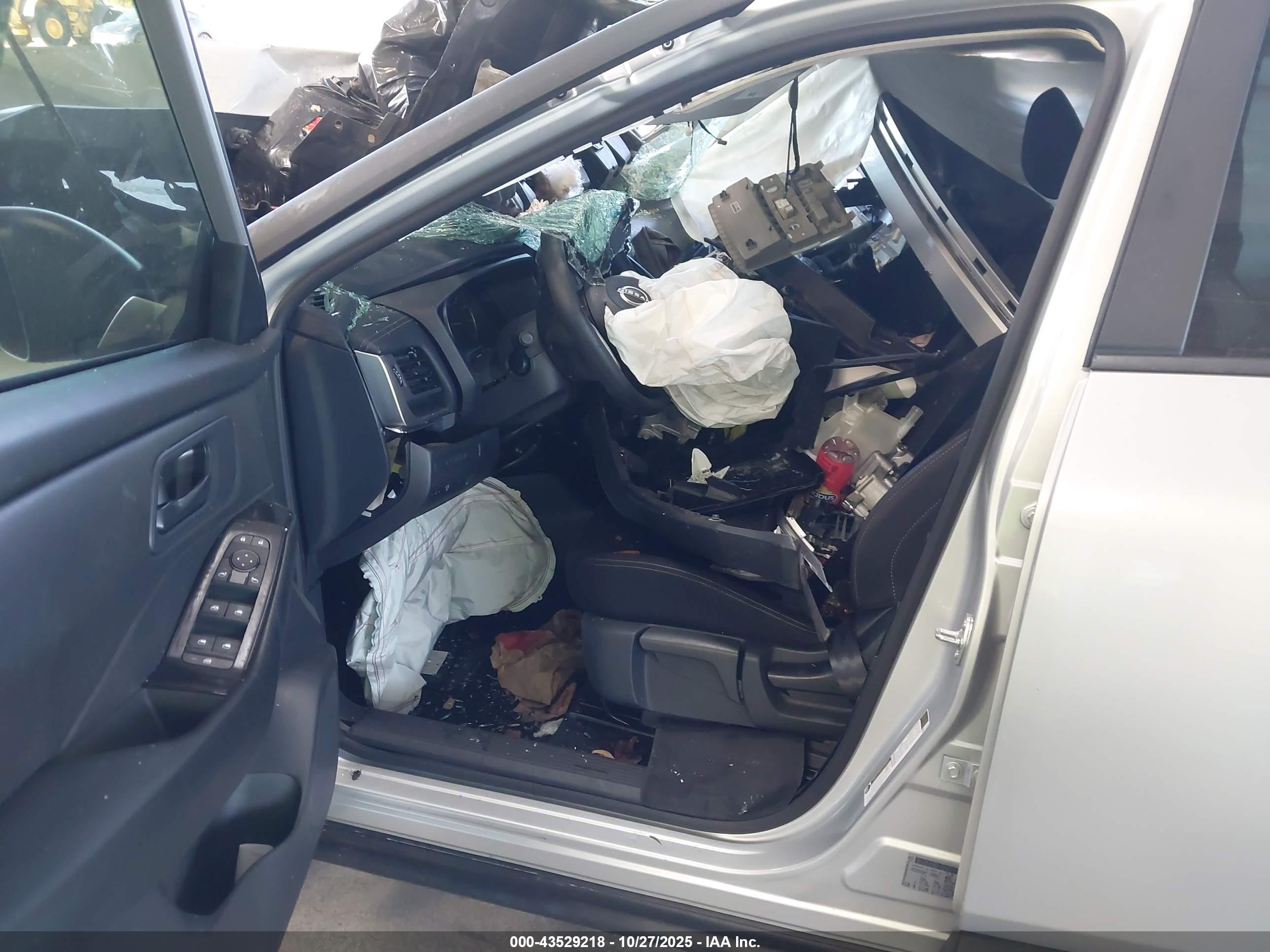 NISSAN ROGUE image 5