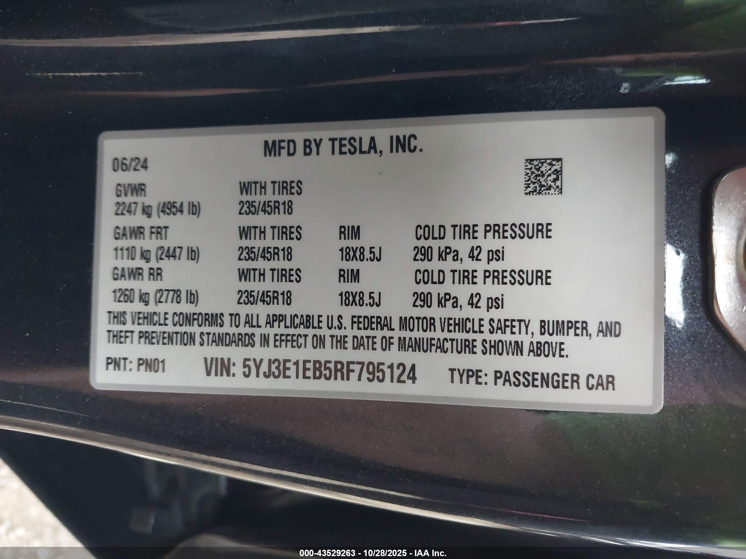 TESLA MODEL image 9