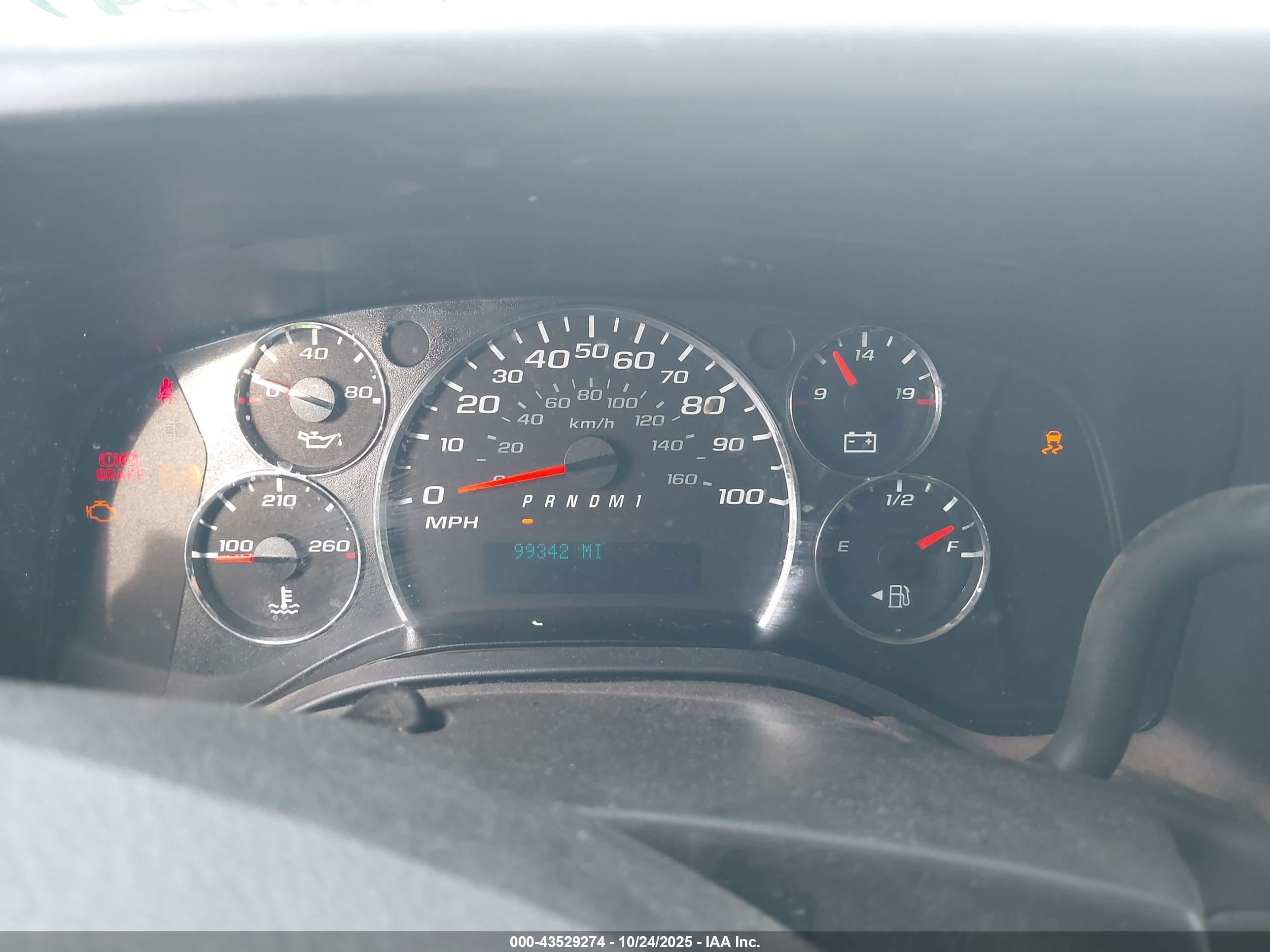 CHEVROLET EXPRESS image 7