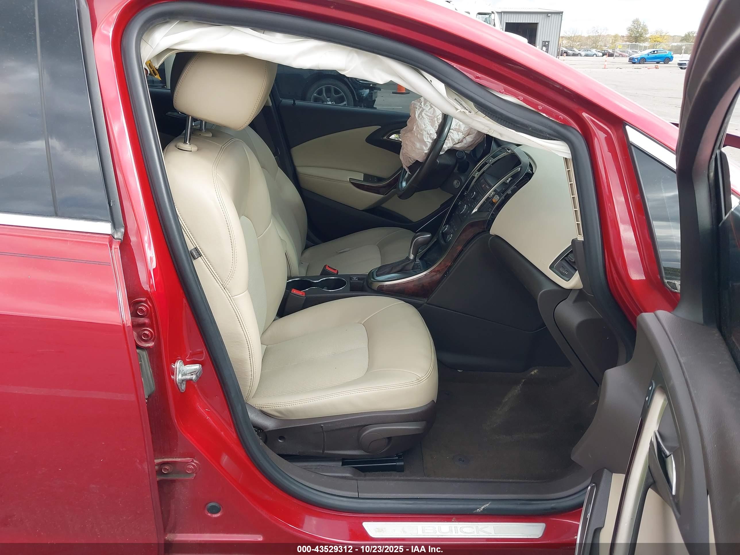 BUICK VERANO image 5
