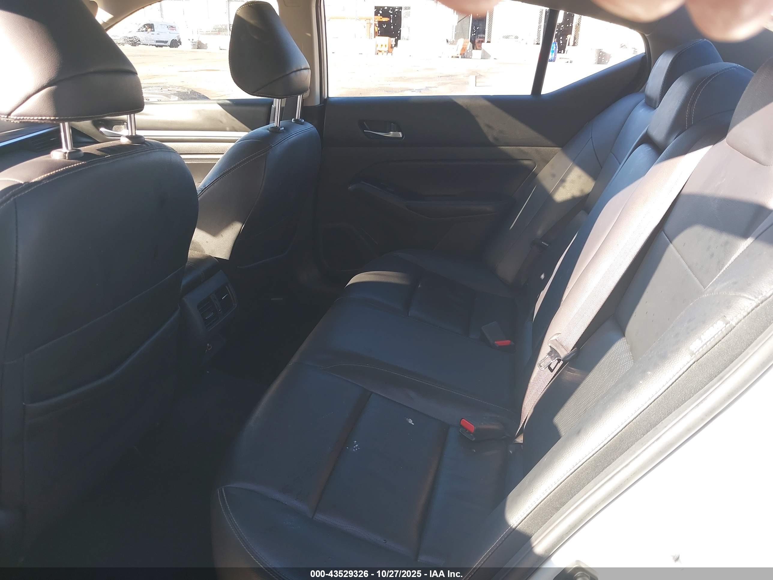 NISSAN ALTIMA image 8