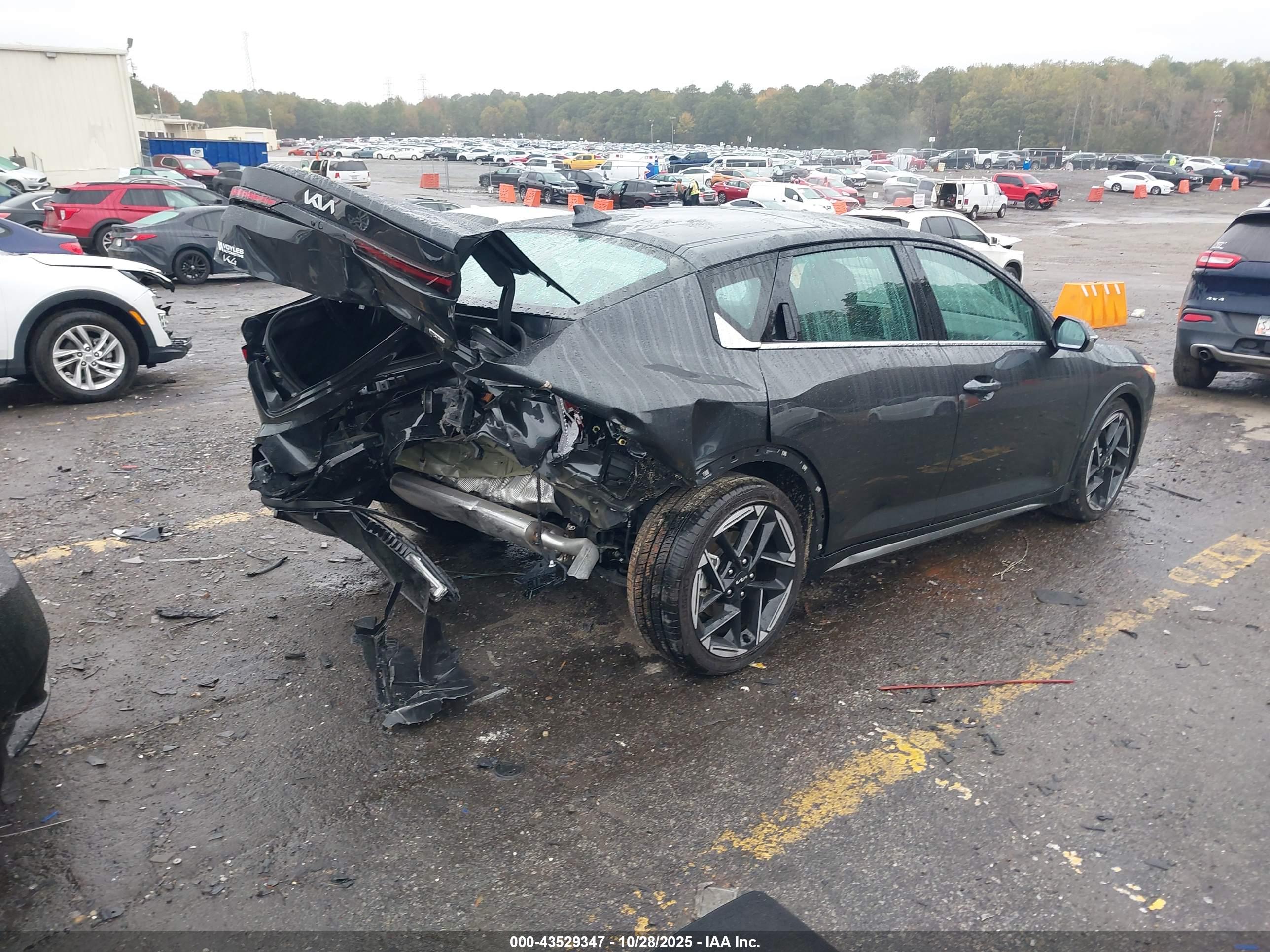 KIA K4 image 4