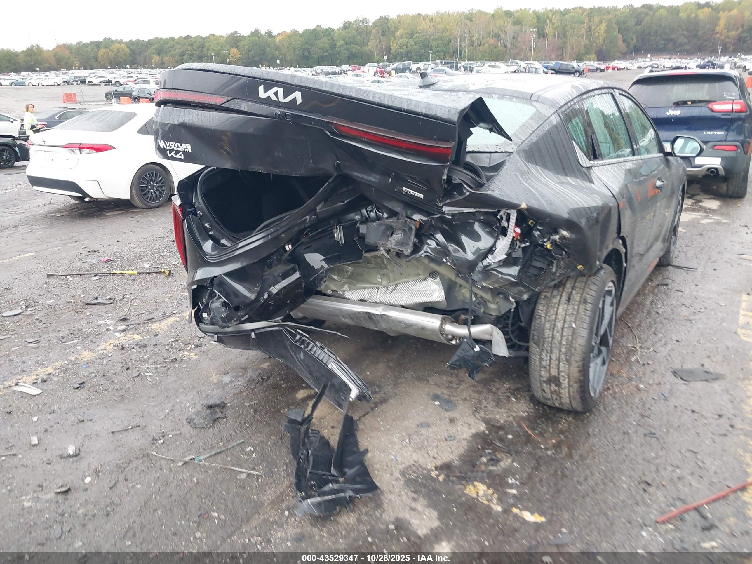 KIA K4 image 6