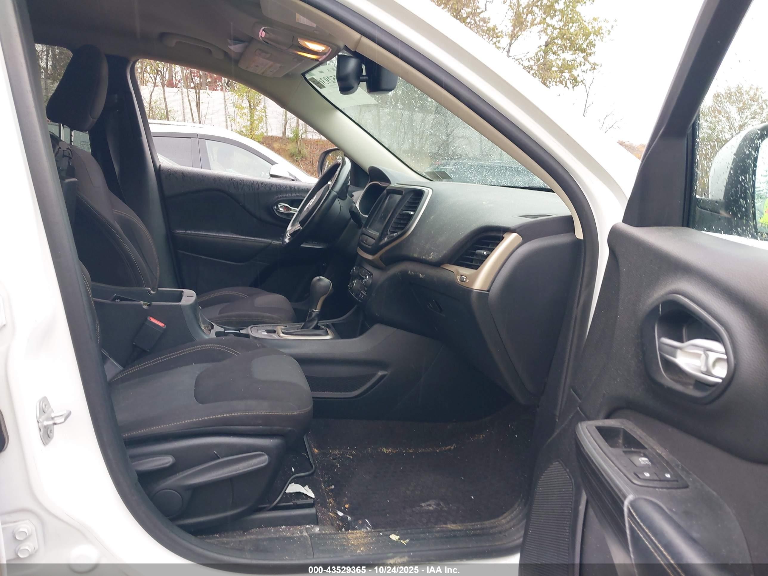 JEEP CHEROKEE image 5