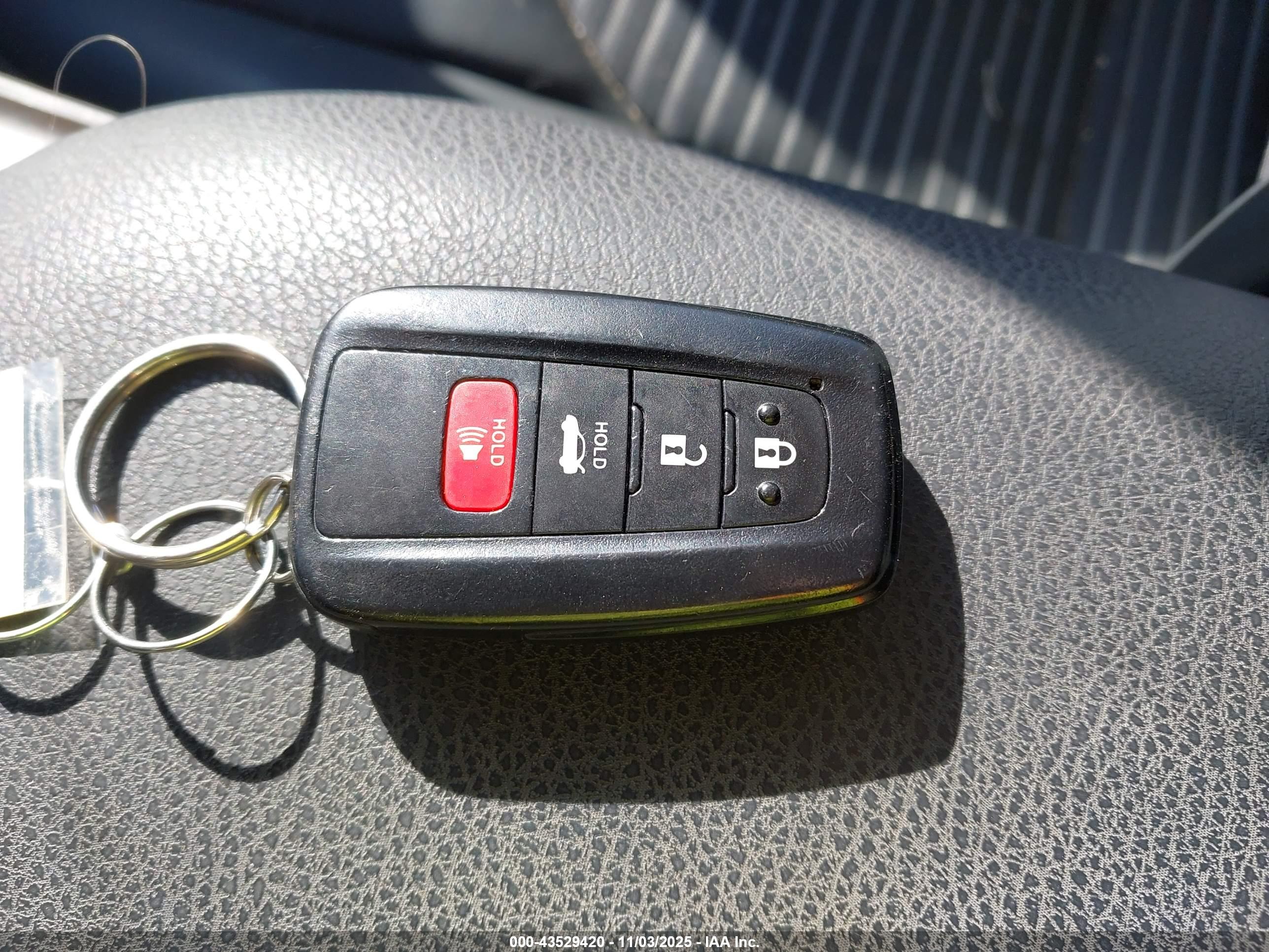 TOYOTA CAMRY image 11