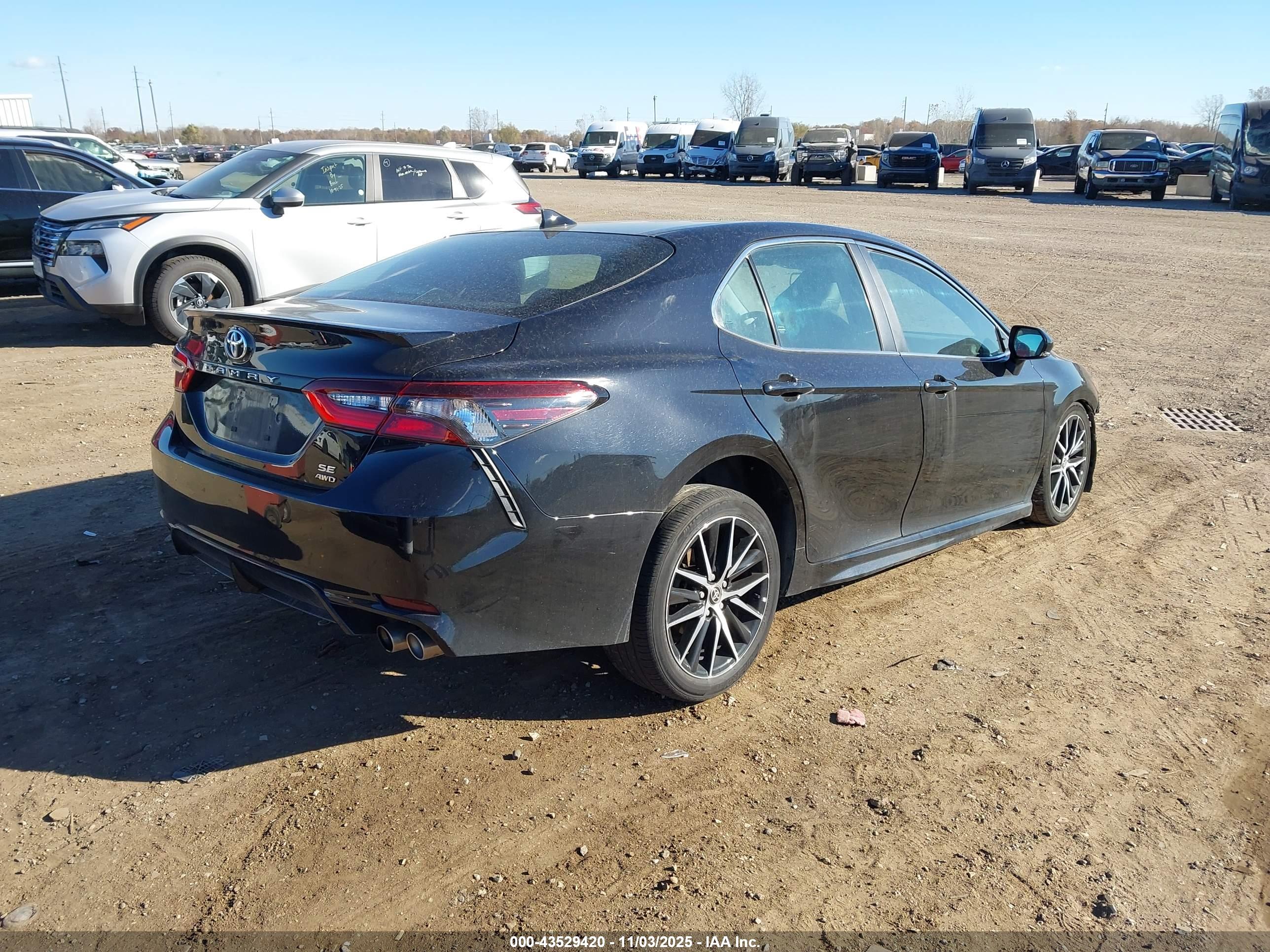 TOYOTA CAMRY image 4