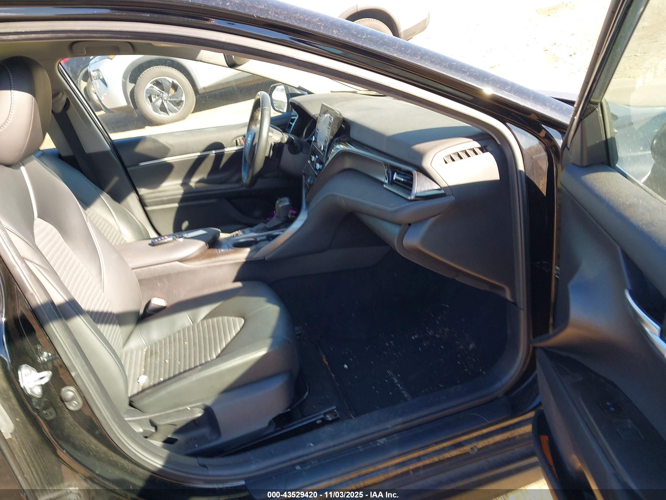 TOYOTA CAMRY image 5