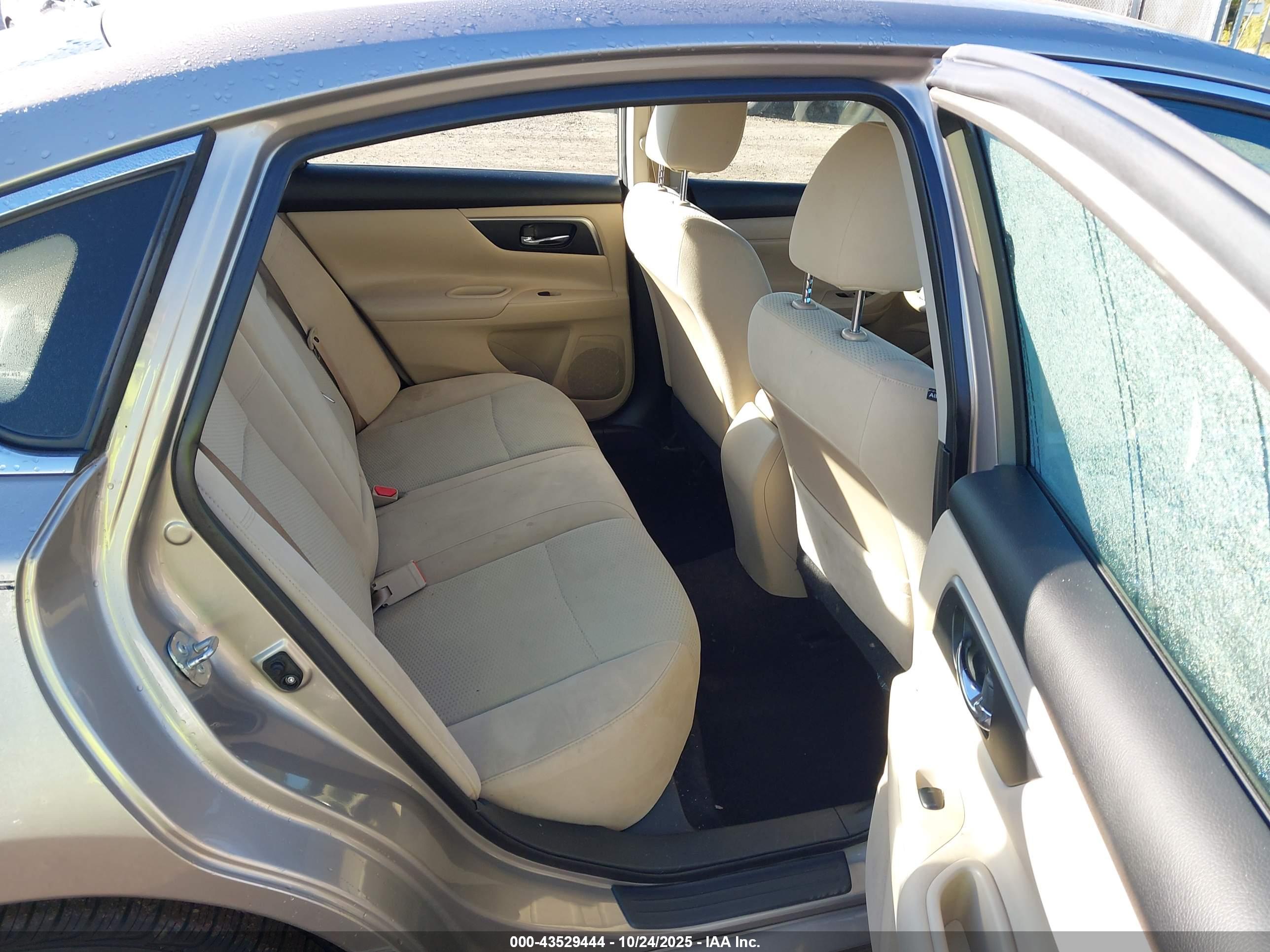 NISSAN ALTIMA image 8