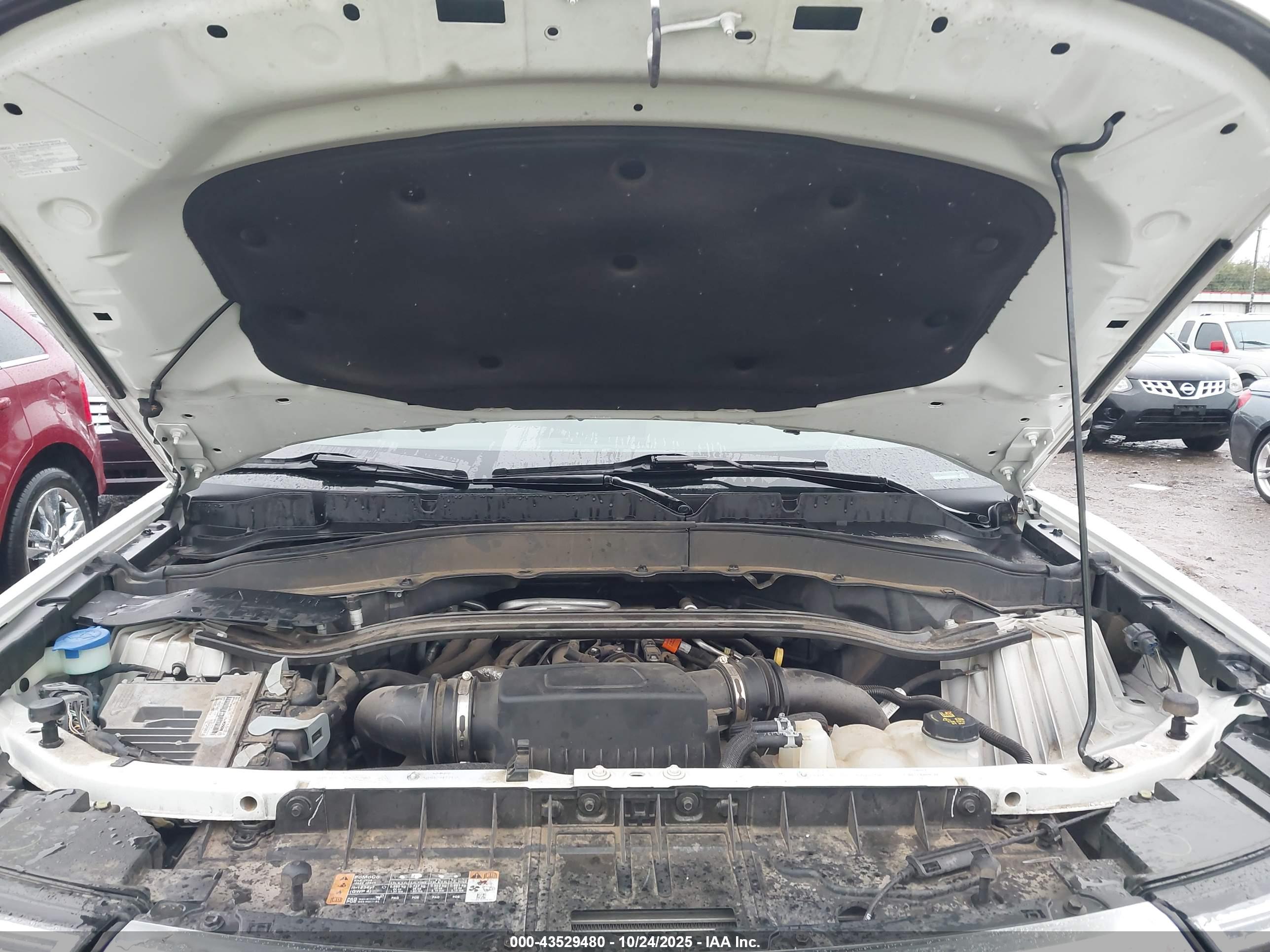 FORD EXPLORER image 10