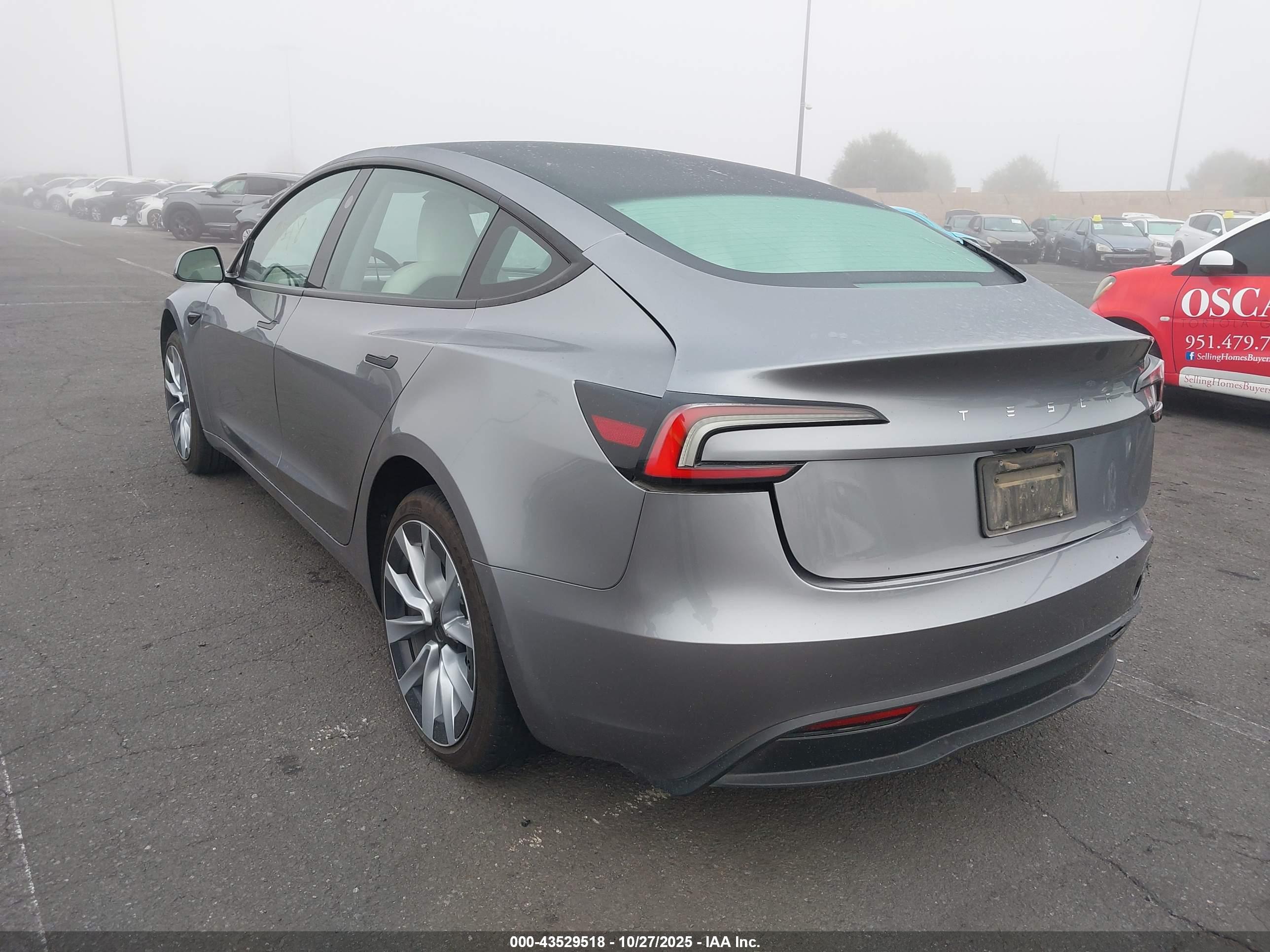 TESLA MODEL image 3