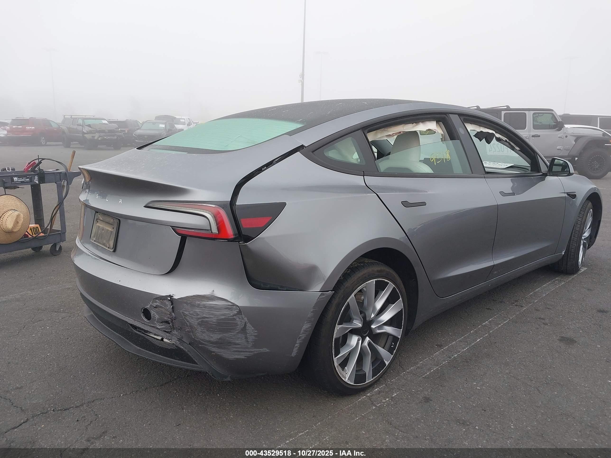TESLA MODEL image 4