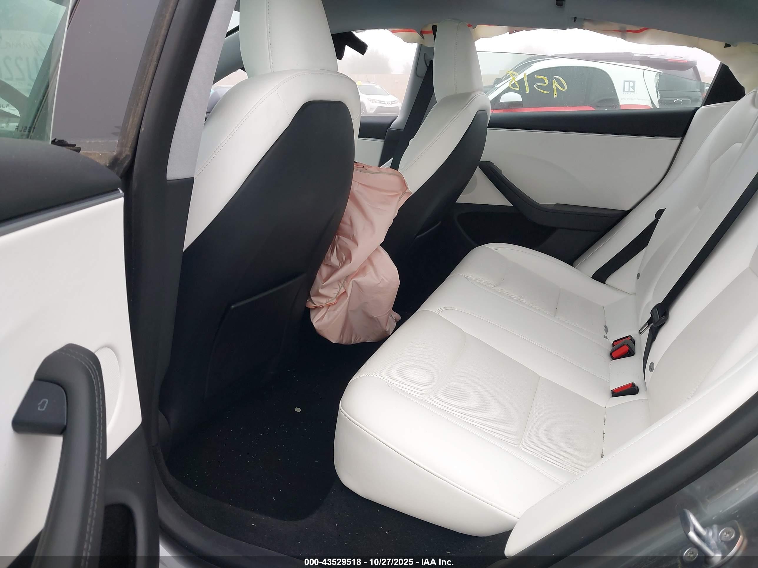 TESLA MODEL image 8
