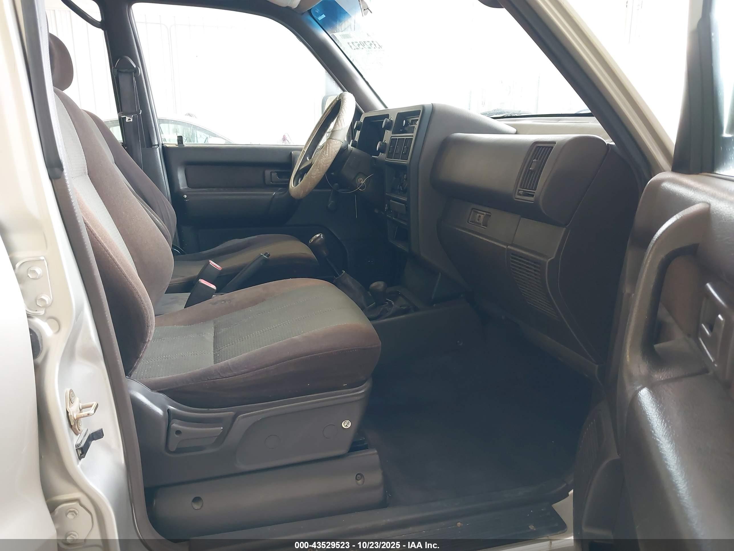 ISUZU TROOPER image 5