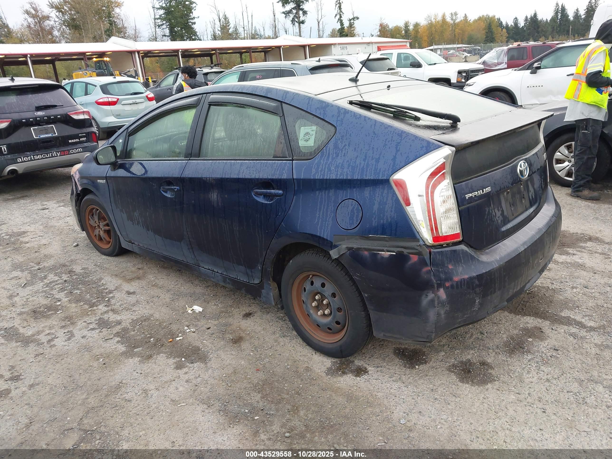 TOYOTA PRIUS image 3