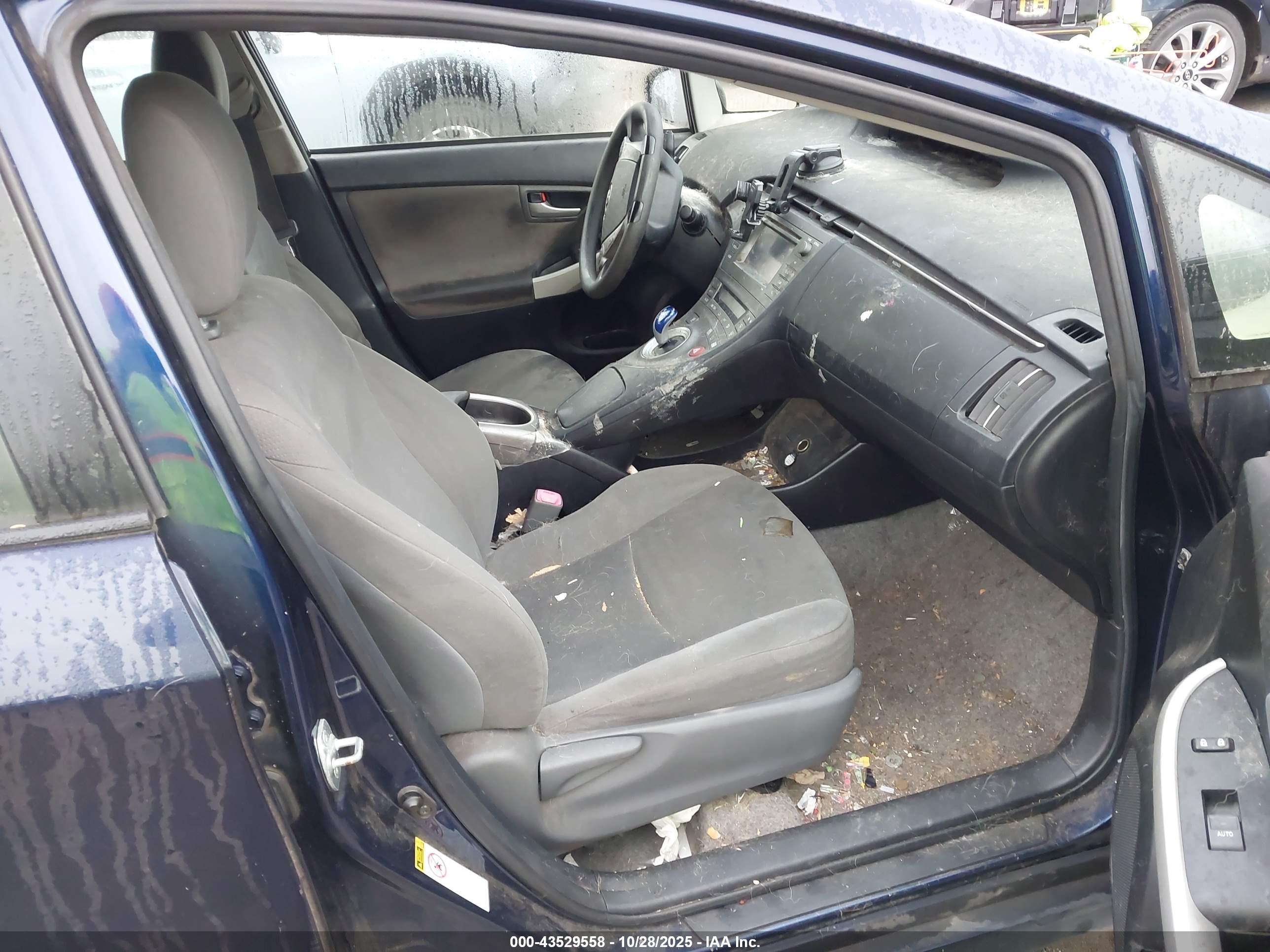 TOYOTA PRIUS image 5