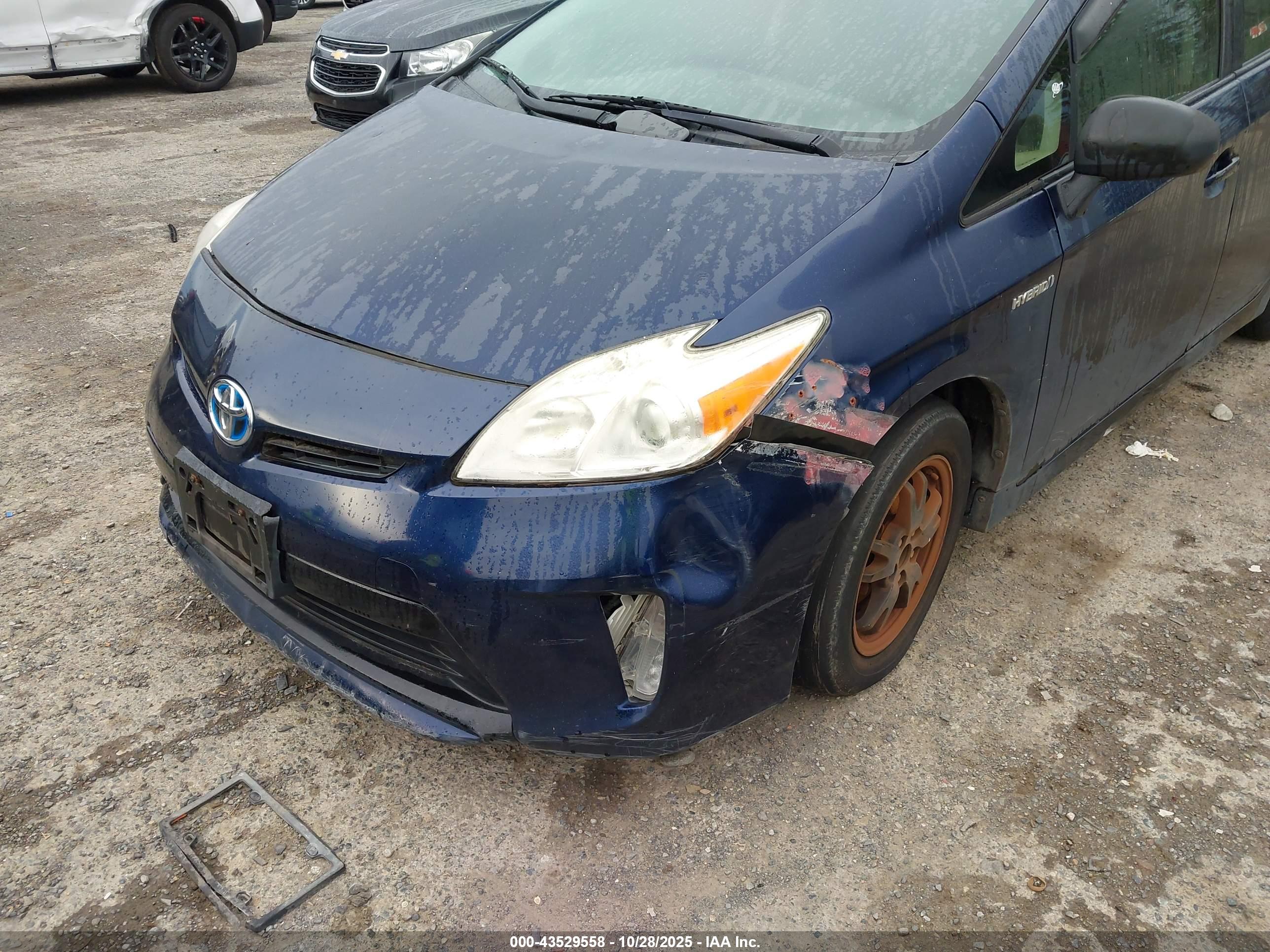 TOYOTA PRIUS image 6