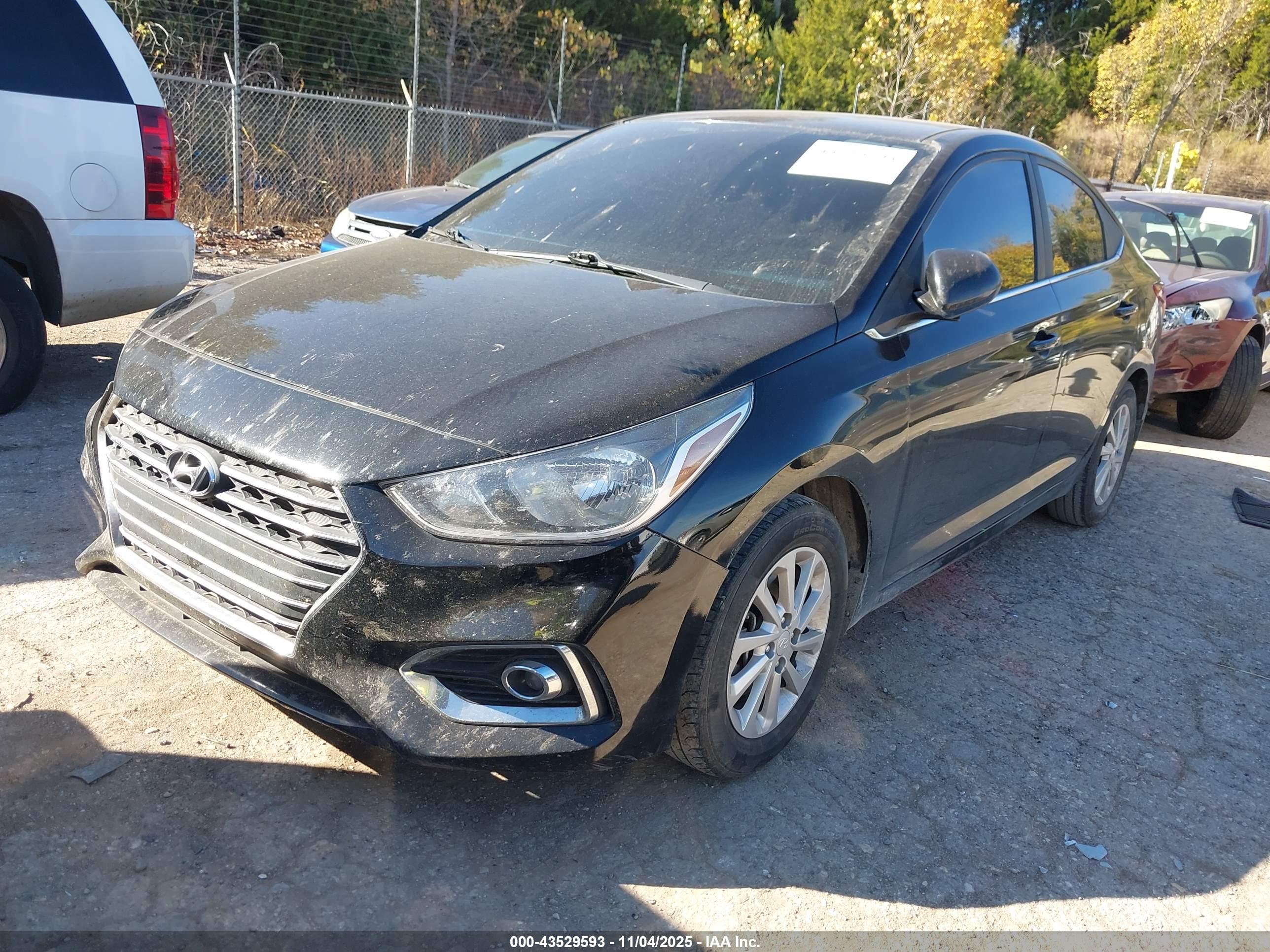 HYUNDAI ACCENT image 2