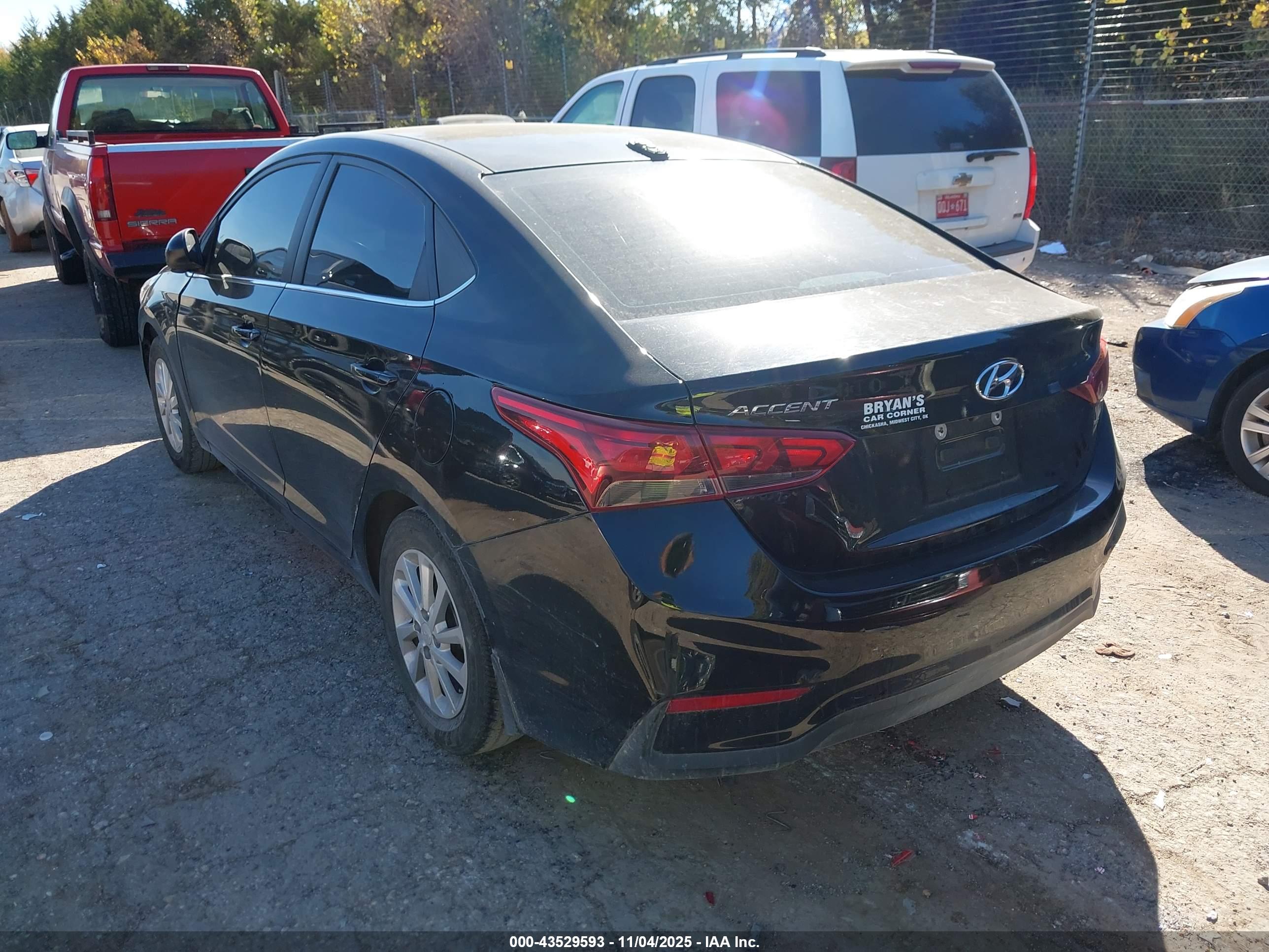 HYUNDAI ACCENT image 3