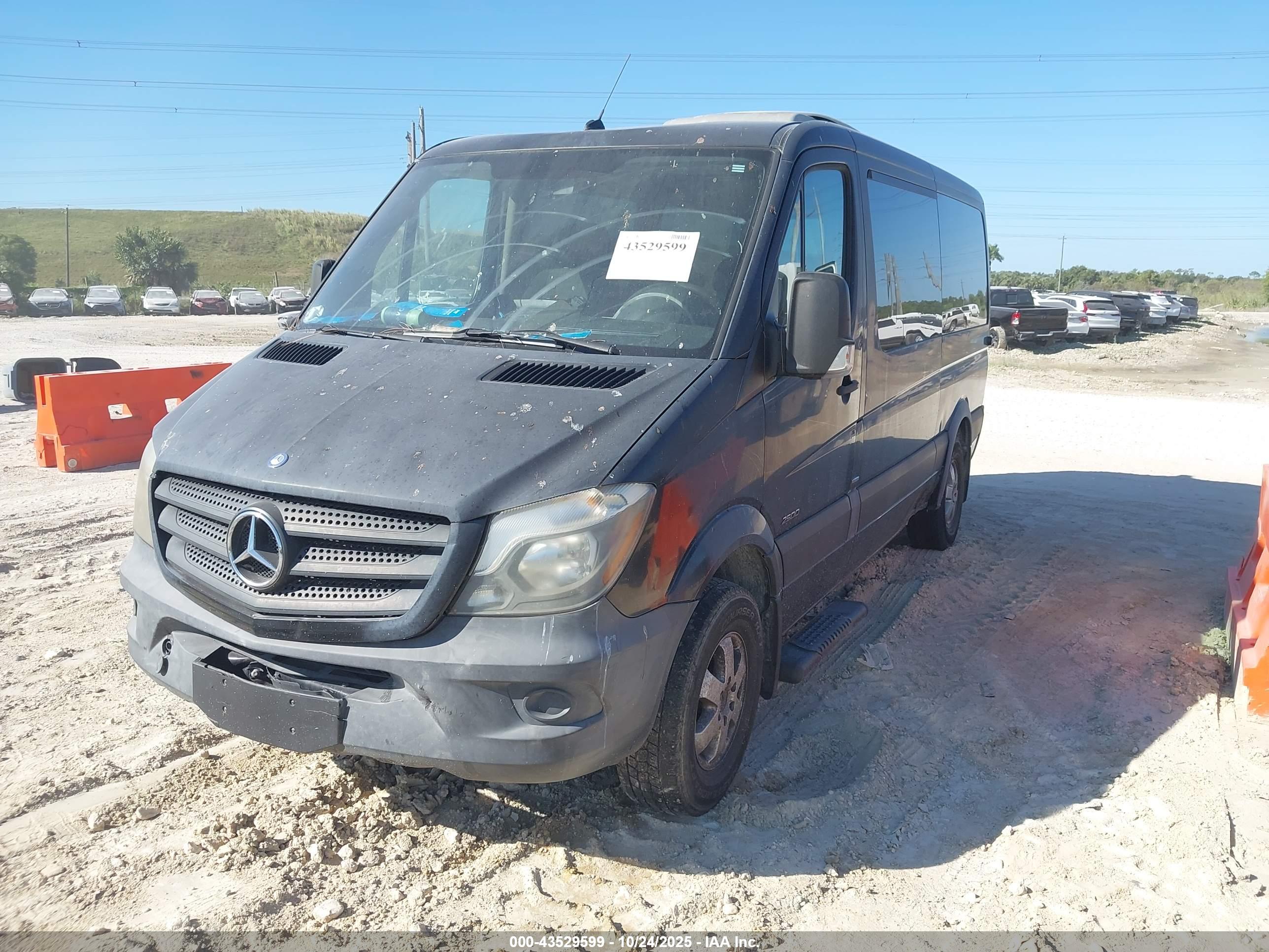 MERCEDES-BENZ SPRINTER image 2