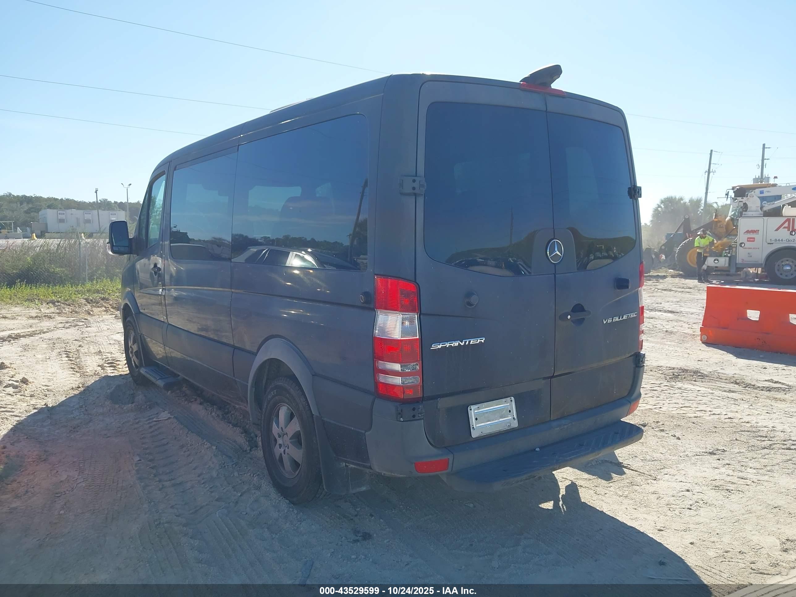 MERCEDES-BENZ SPRINTER image 3