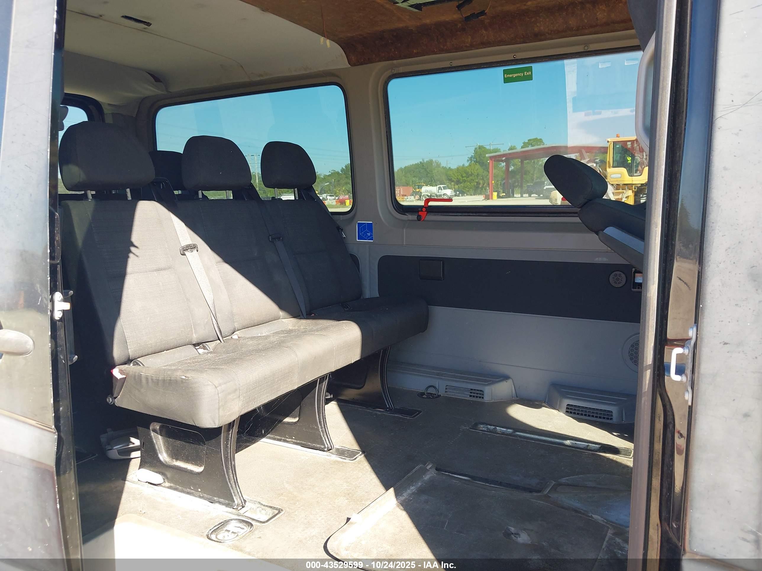 MERCEDES-BENZ SPRINTER image 8