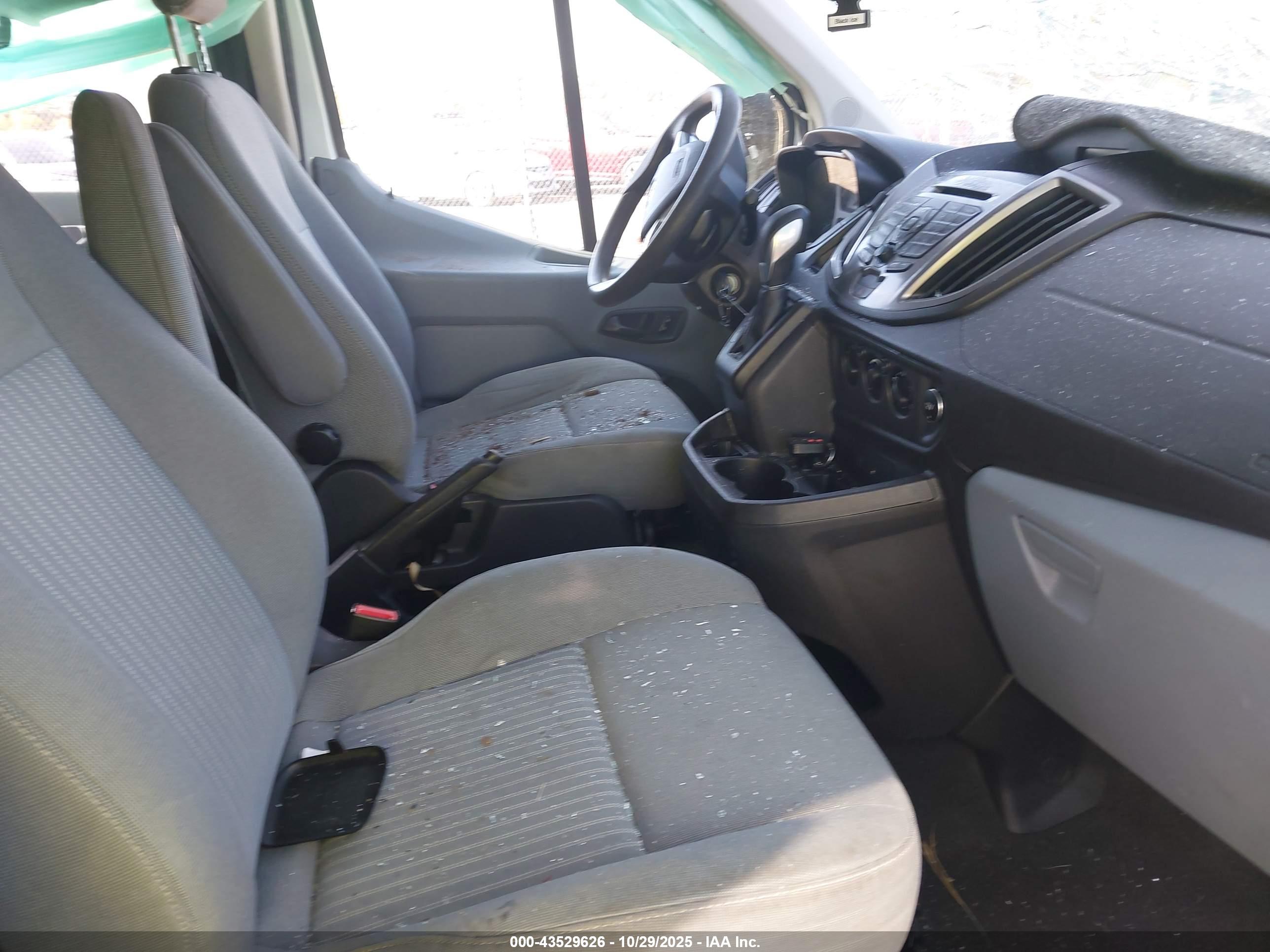 FORD TRANSIT-350 image 5