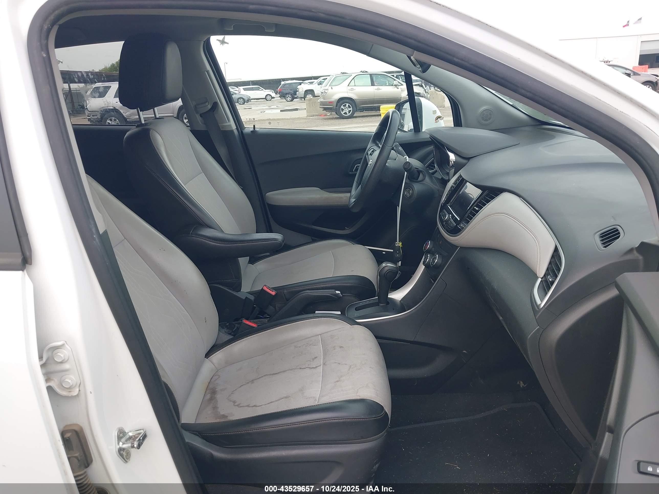 CHEVROLET TRAX image 5