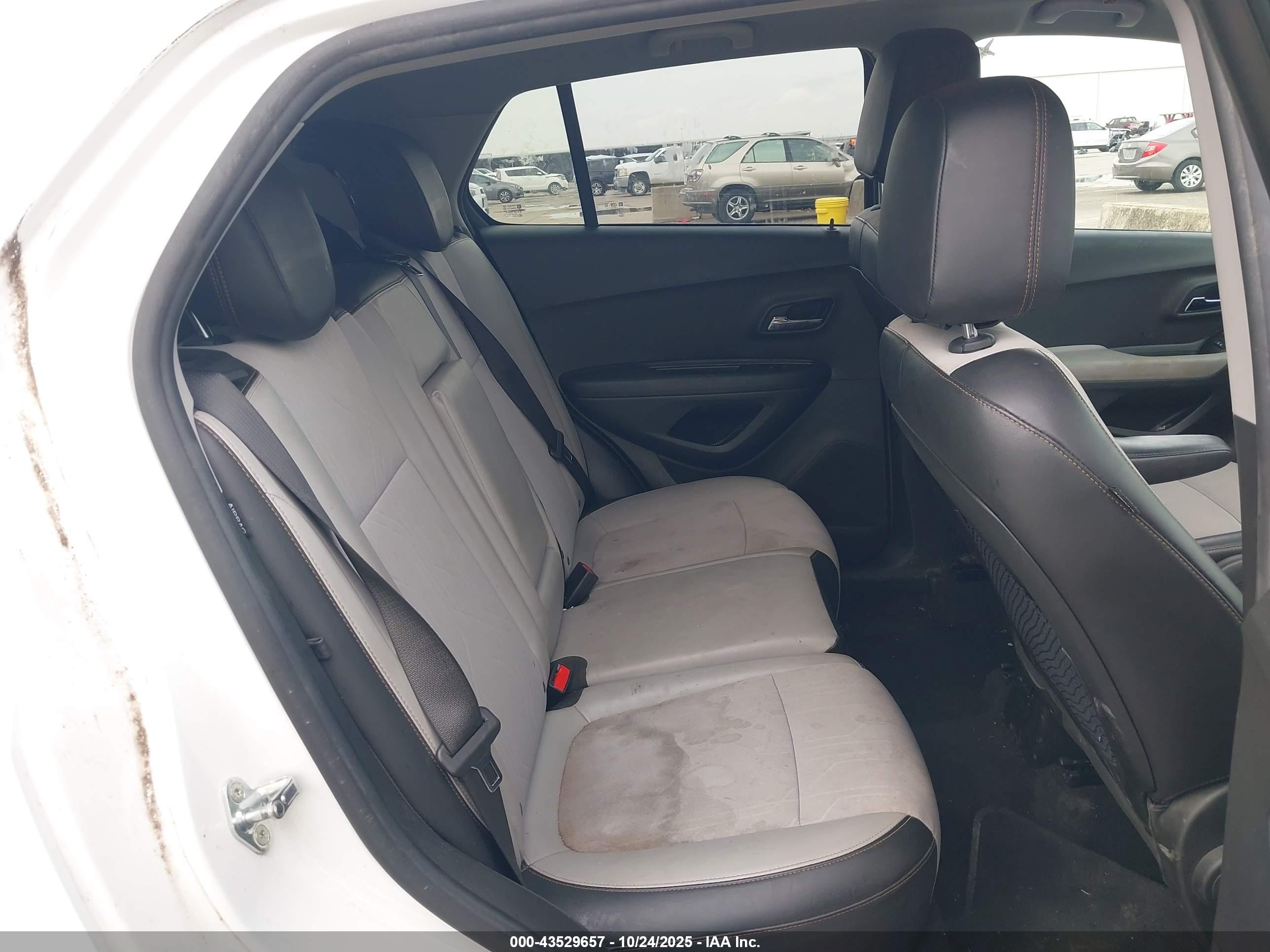 CHEVROLET TRAX image 8