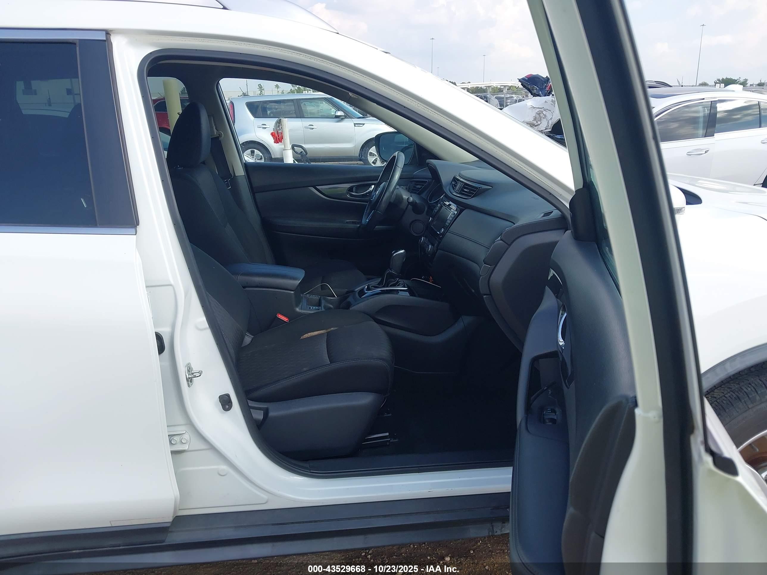 NISSAN ROGUE image 5