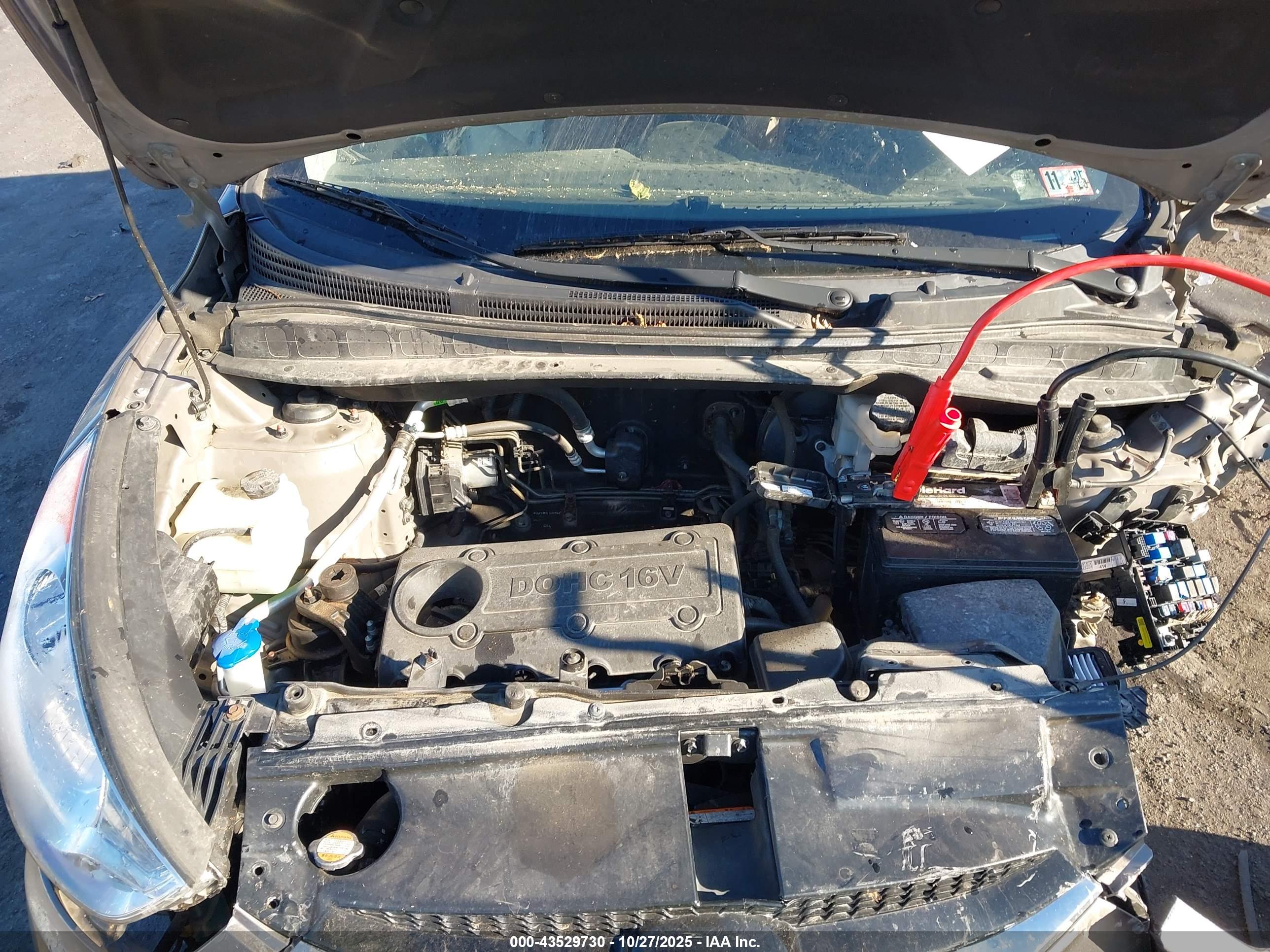 HYUNDAI TUCSON image 10