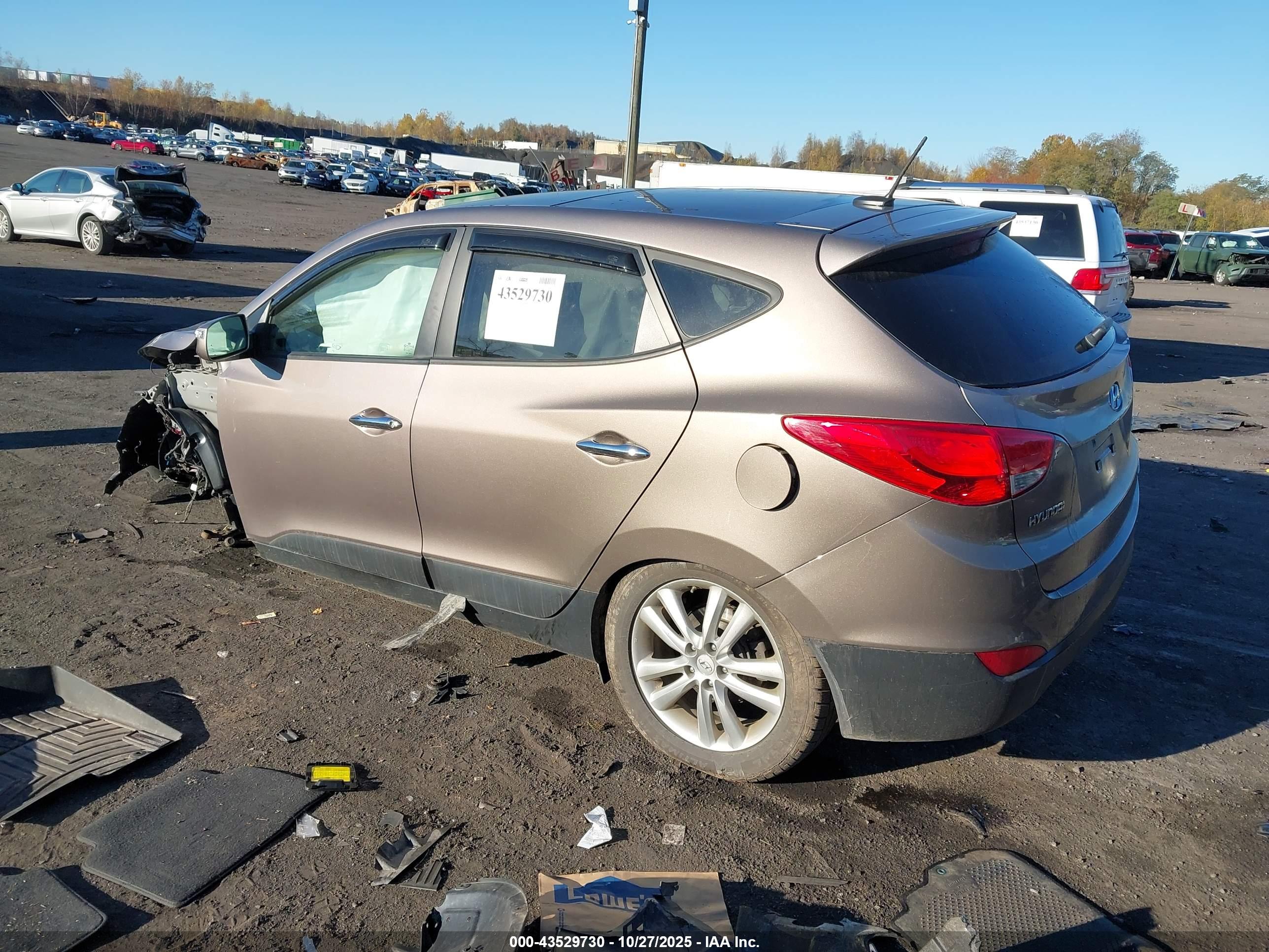 HYUNDAI TUCSON image 3