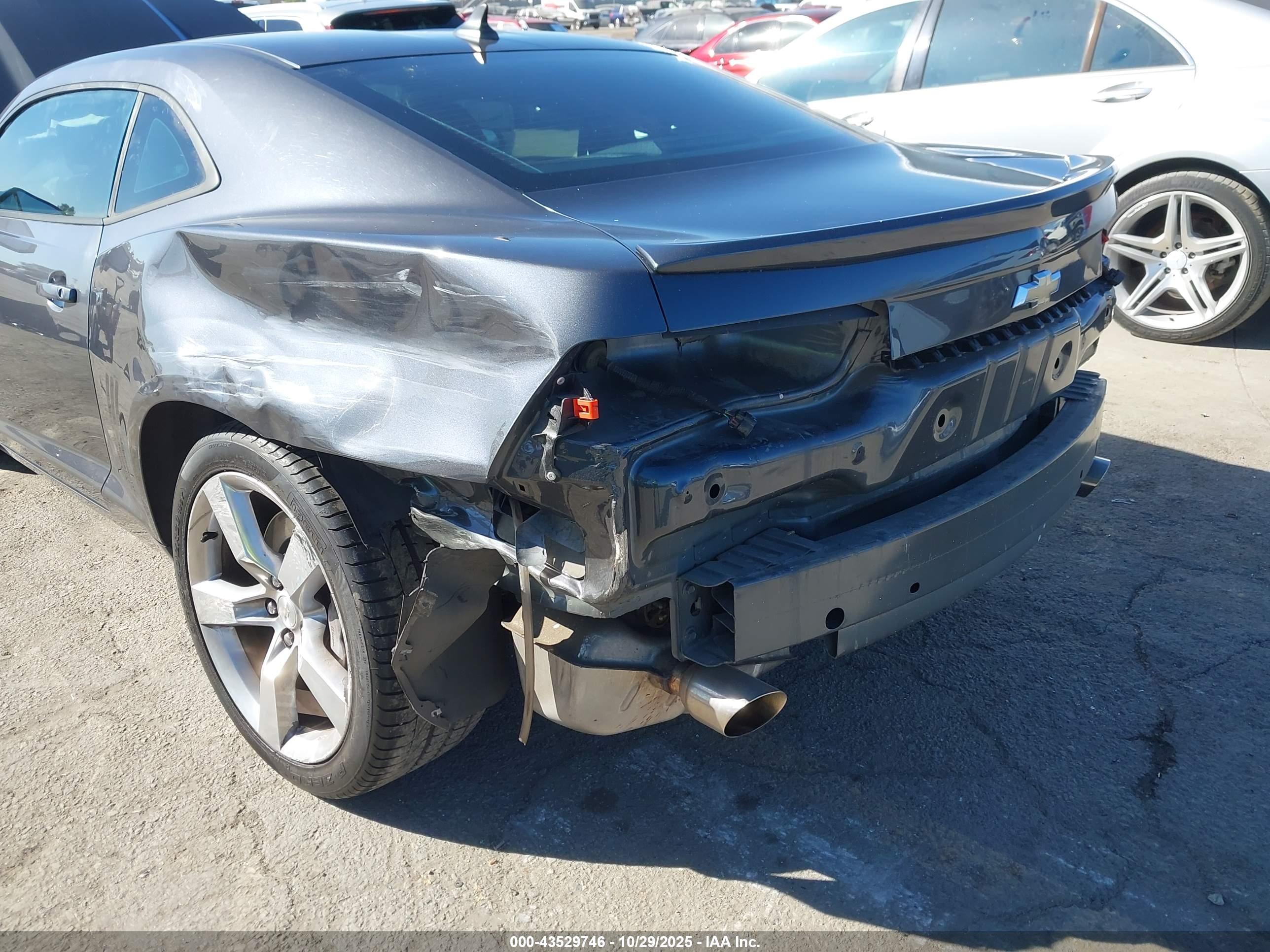 CHEVROLET CAMARO image 6
