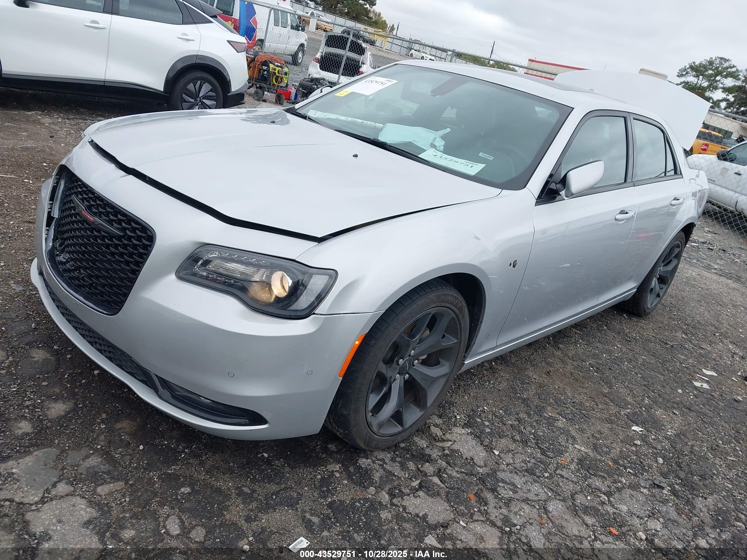 CHRYSLER 300 image 2