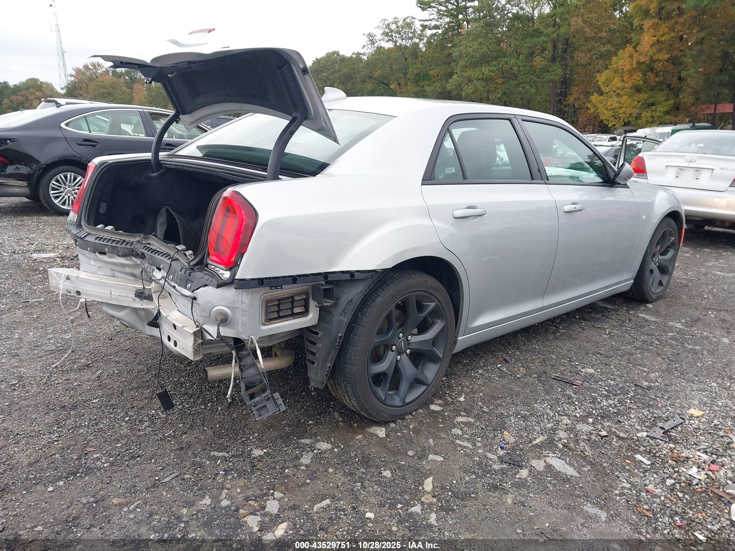 CHRYSLER 300 image 4