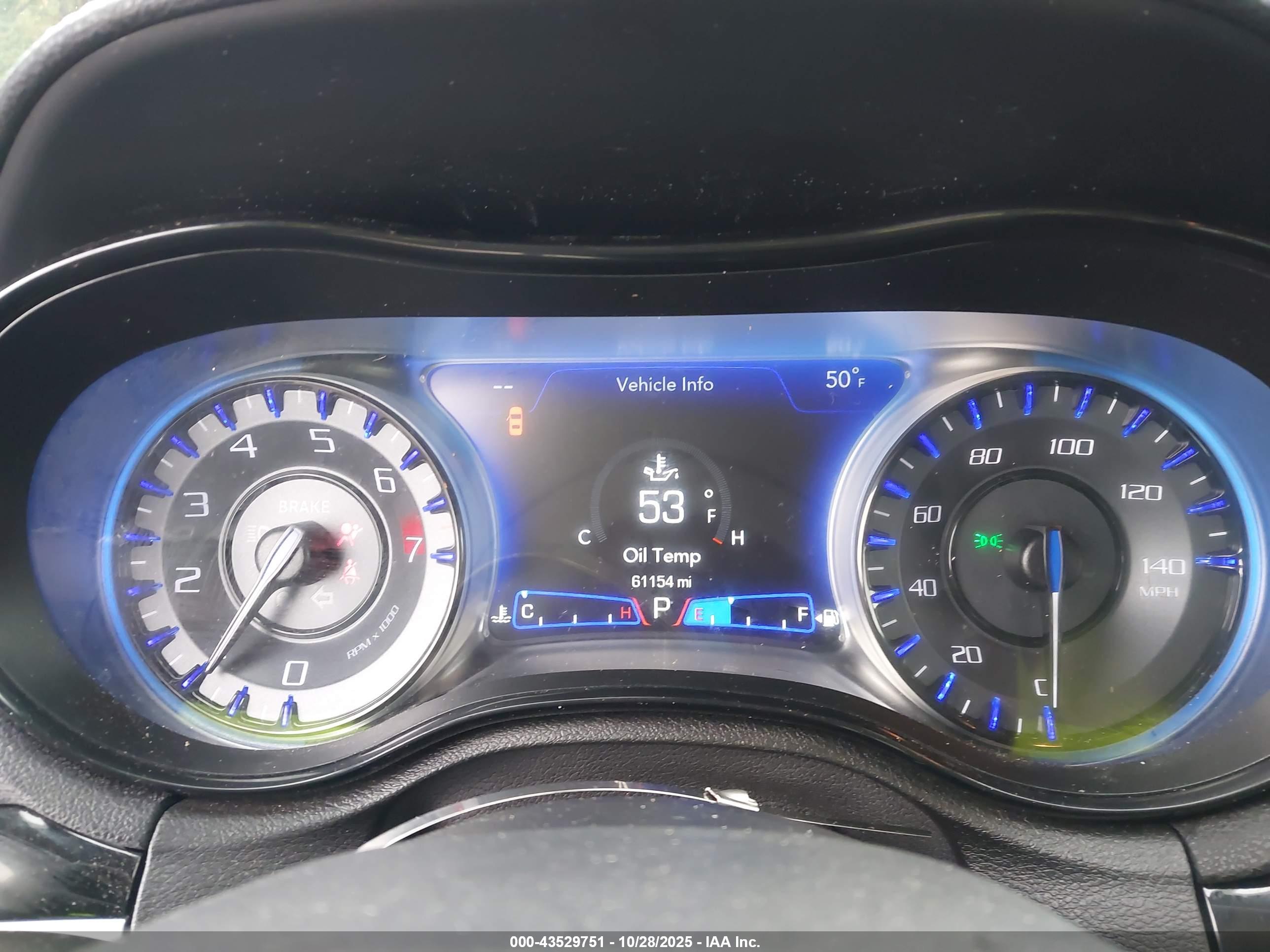 CHRYSLER 300 image 7