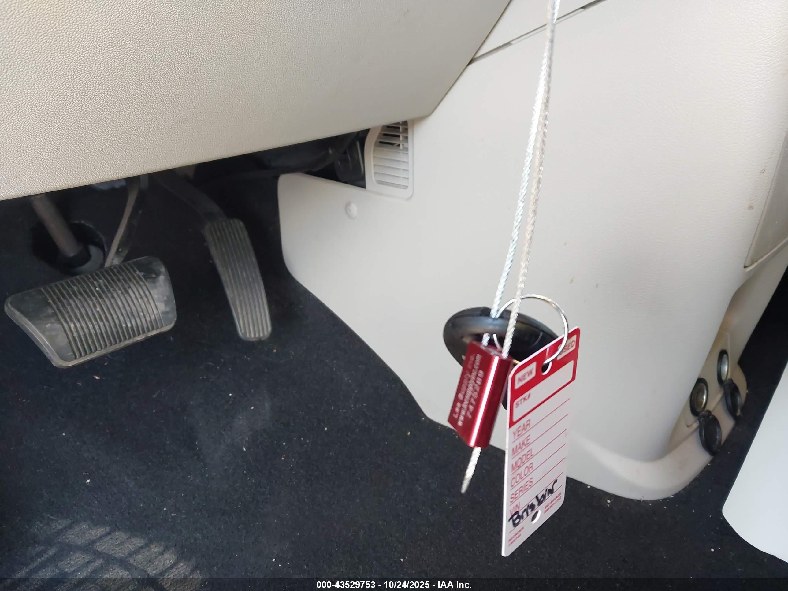 CHRYSLER TOWN image 11