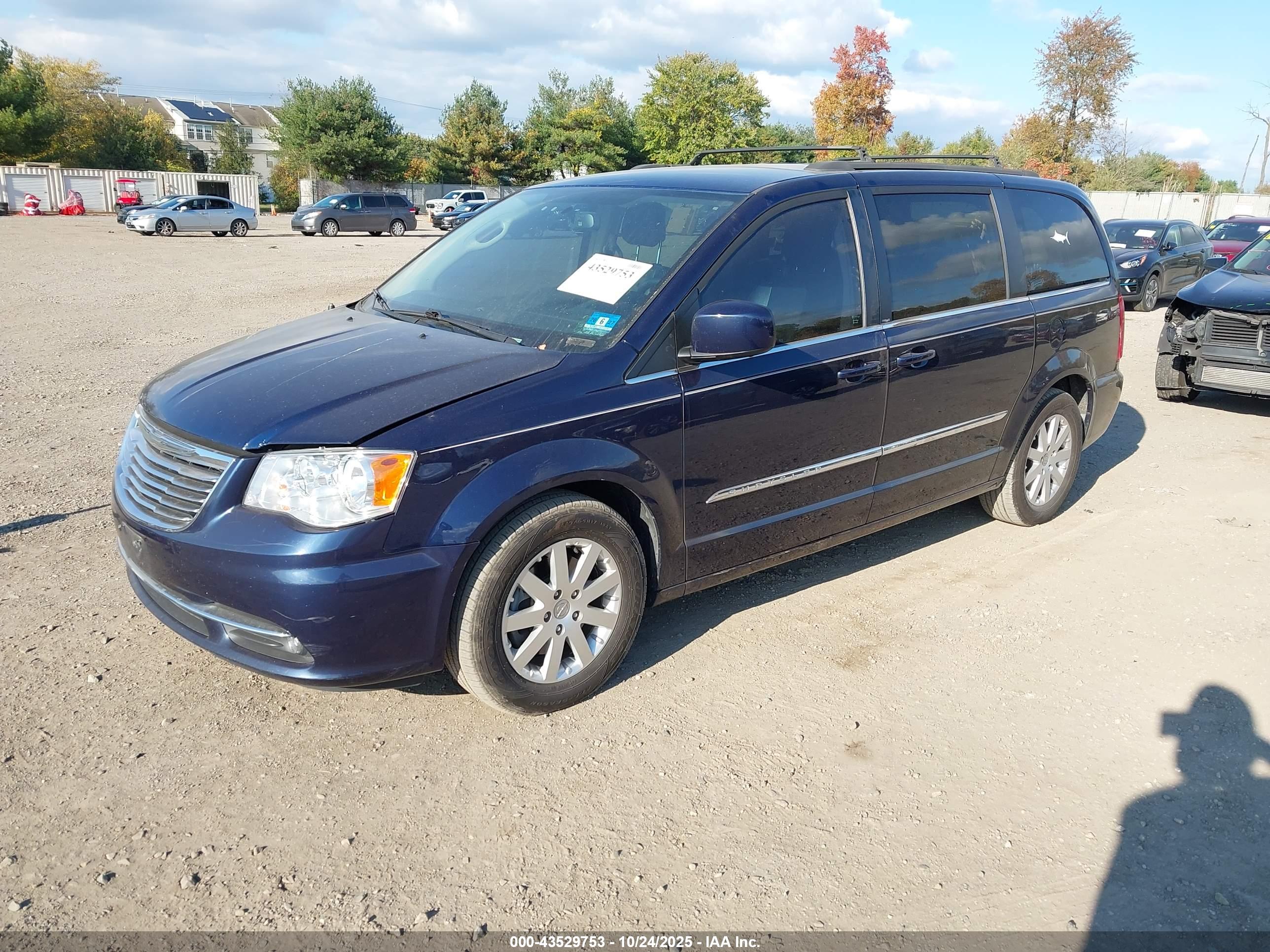 CHRYSLER TOWN image 2