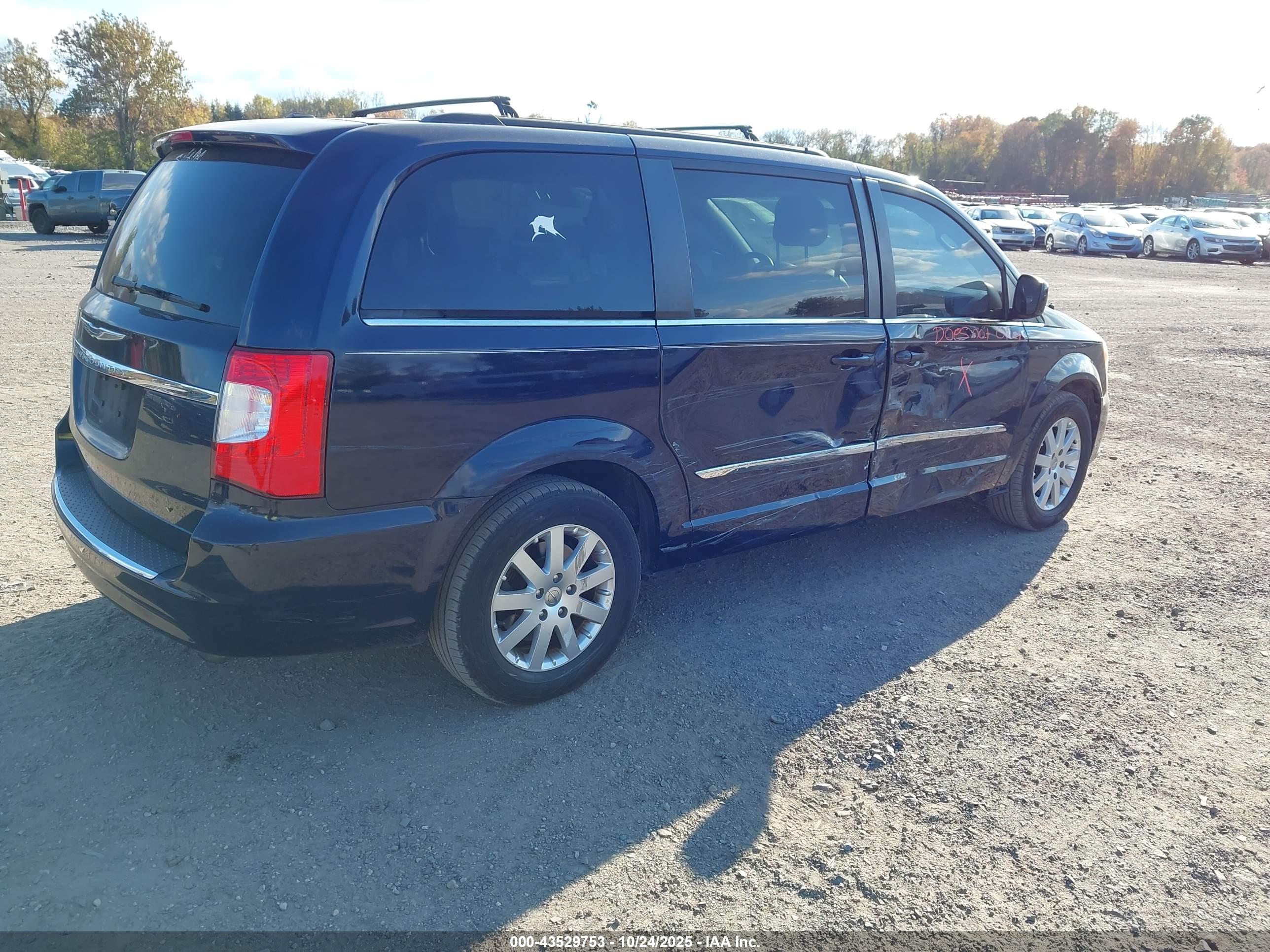 CHRYSLER TOWN image 4