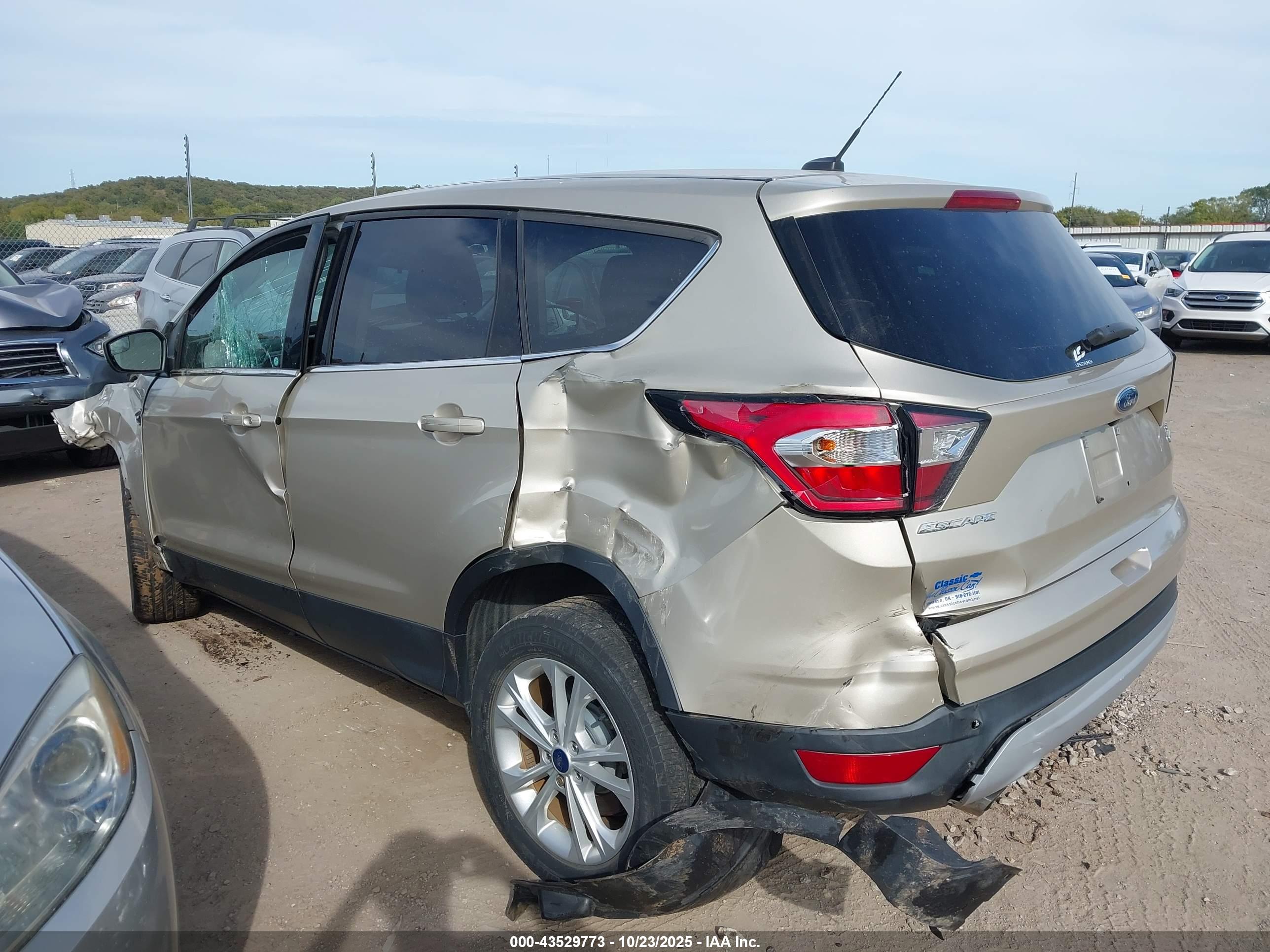 FORD ESCAPE image 3
