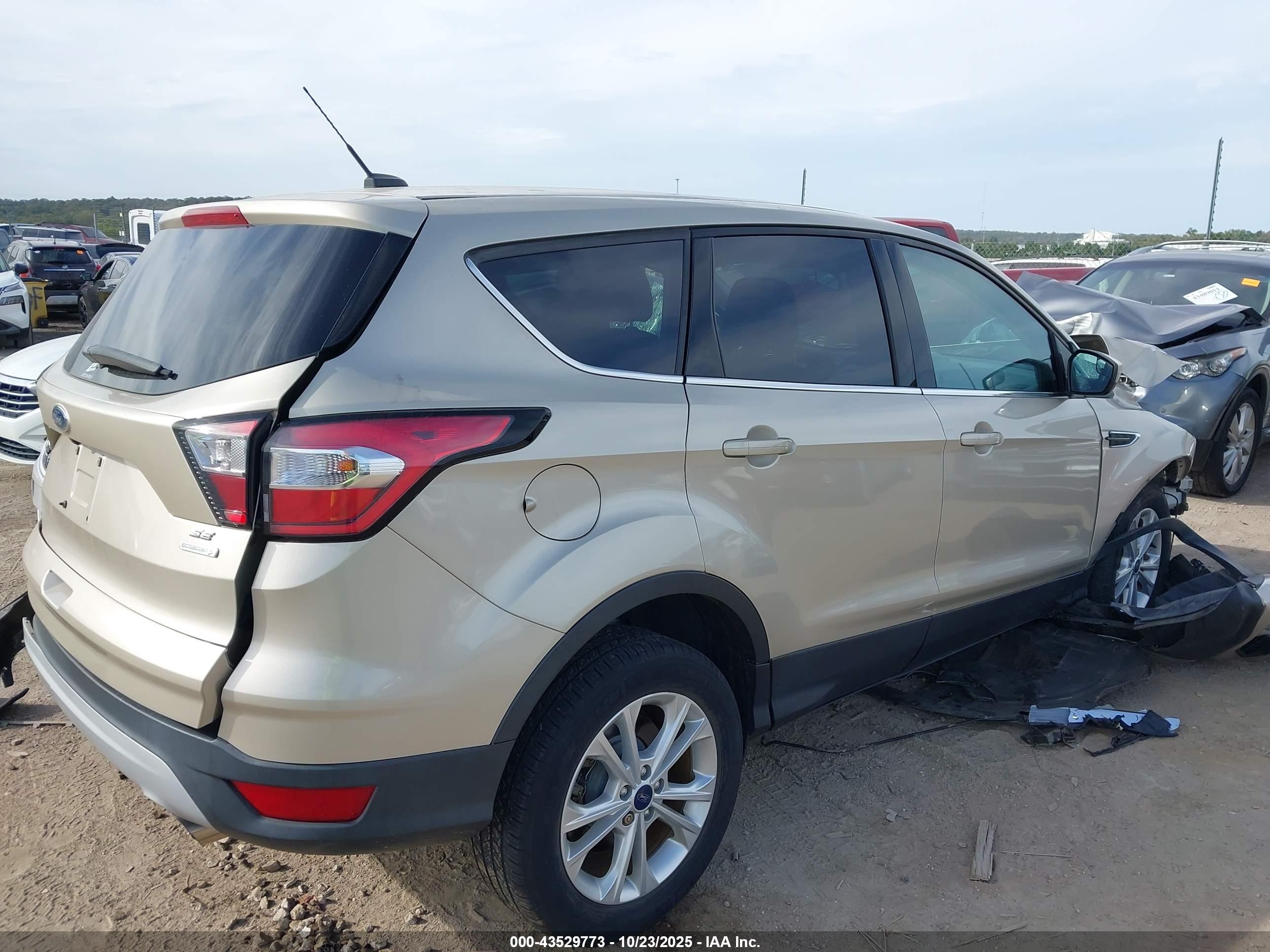 FORD ESCAPE image 4