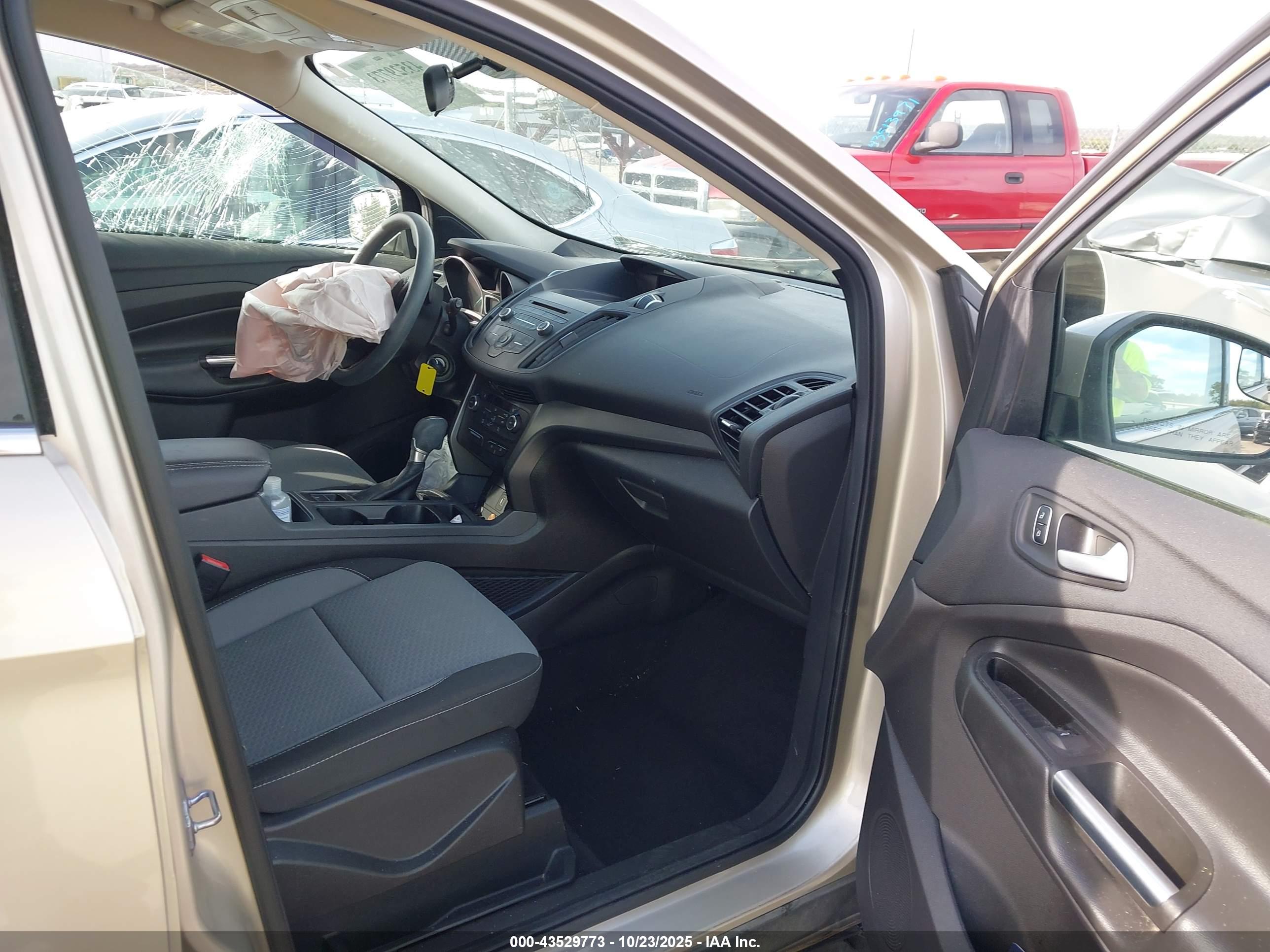FORD ESCAPE image 5